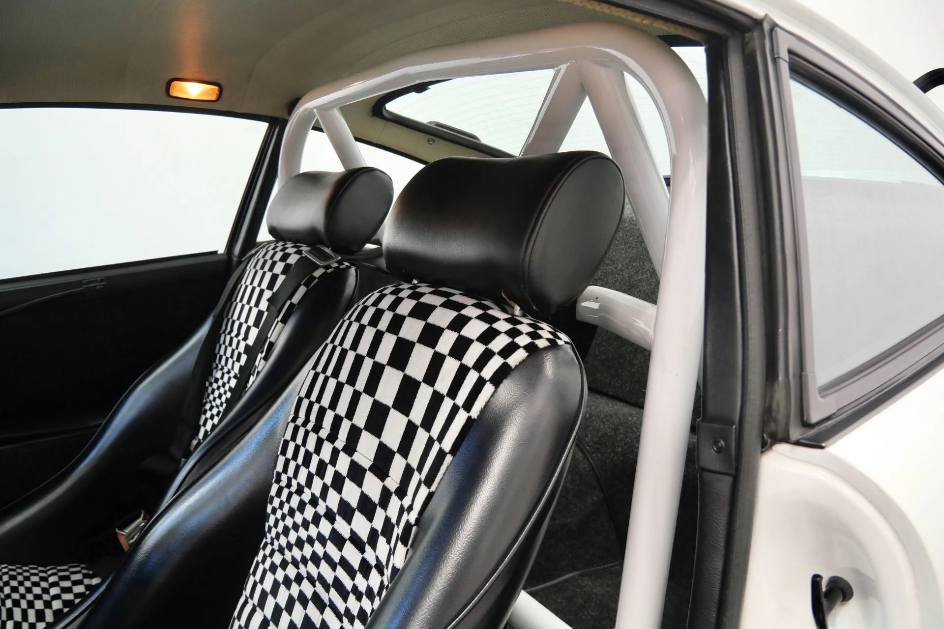 mph017_1669572589_Used_1984_Porsche_911_Ro_W_Rallye_Build_Spectacular_Inside_and_Out_1783533920_0668857b4c