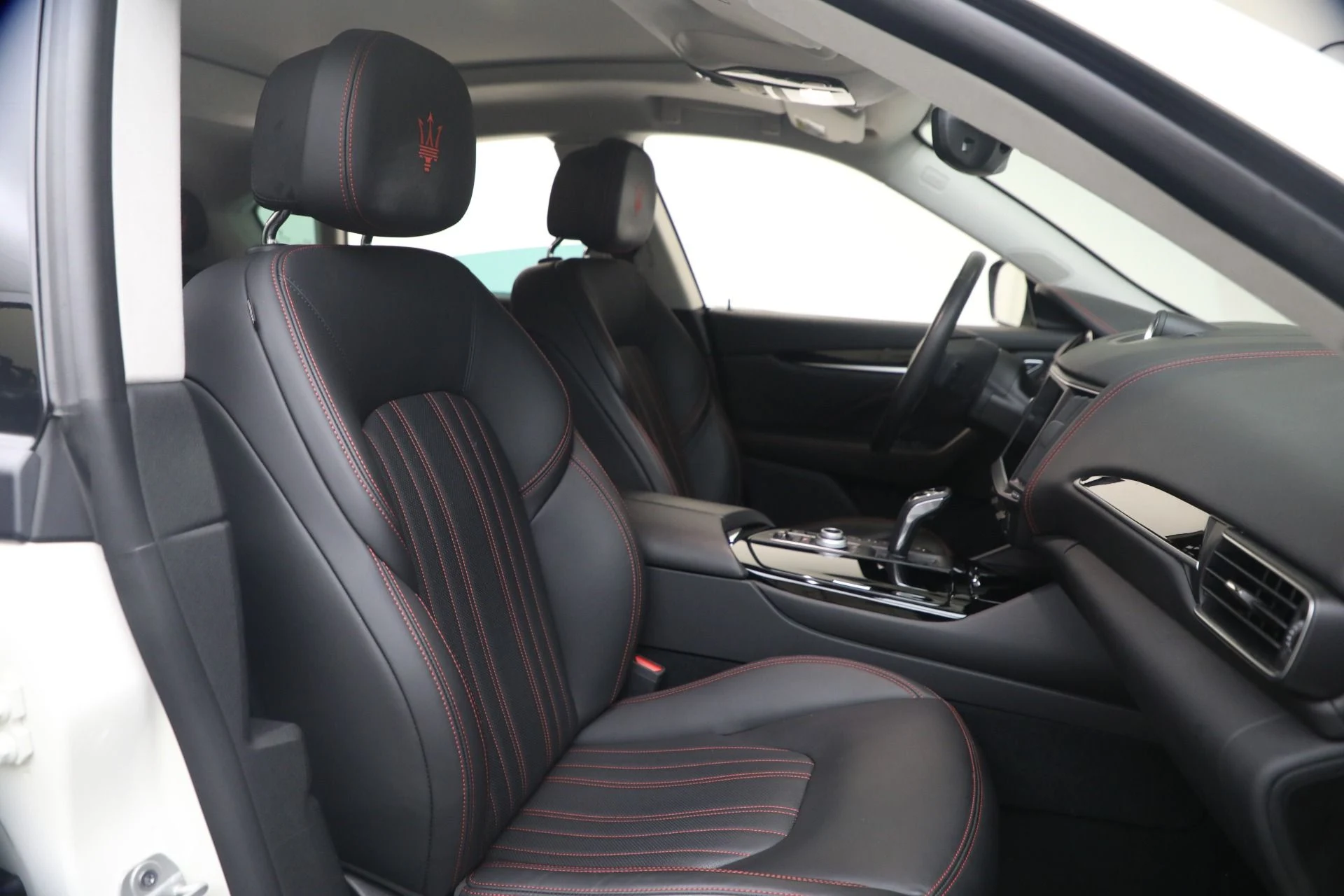 mph017_1676182405_Used_2022_Maserati_Levante_GT_1764079990_2aba647e70