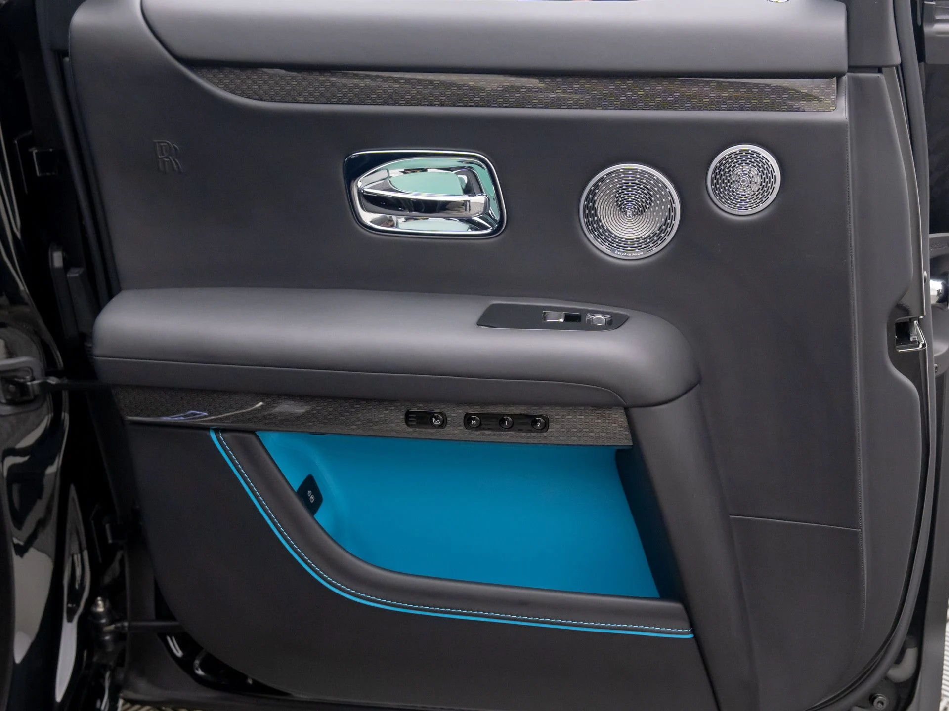 mph017_167669056_ae78af965c154eb23674be3390109c67x_f0fce1a78c