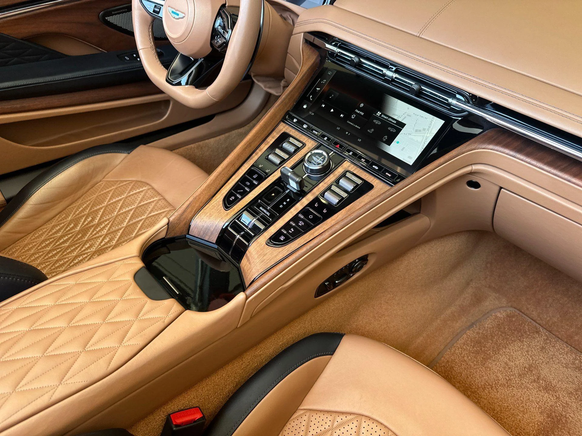 mph017_1677382454_Used_2025_Aston_Martin_DB_12_Volante_1778229508_4012052523