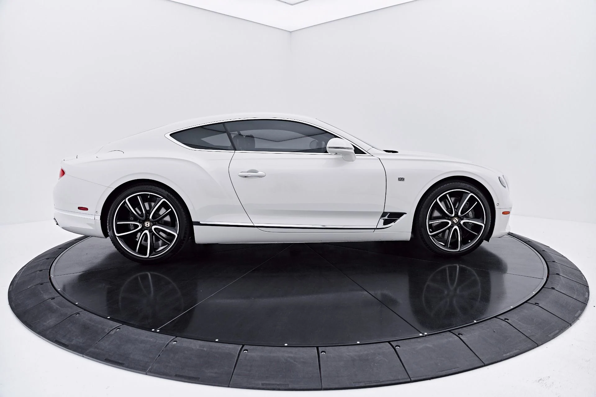 mph017_1678708724_Used_2020_Bentley_Continental_GT_V8_1784761226_656c97c7c1
