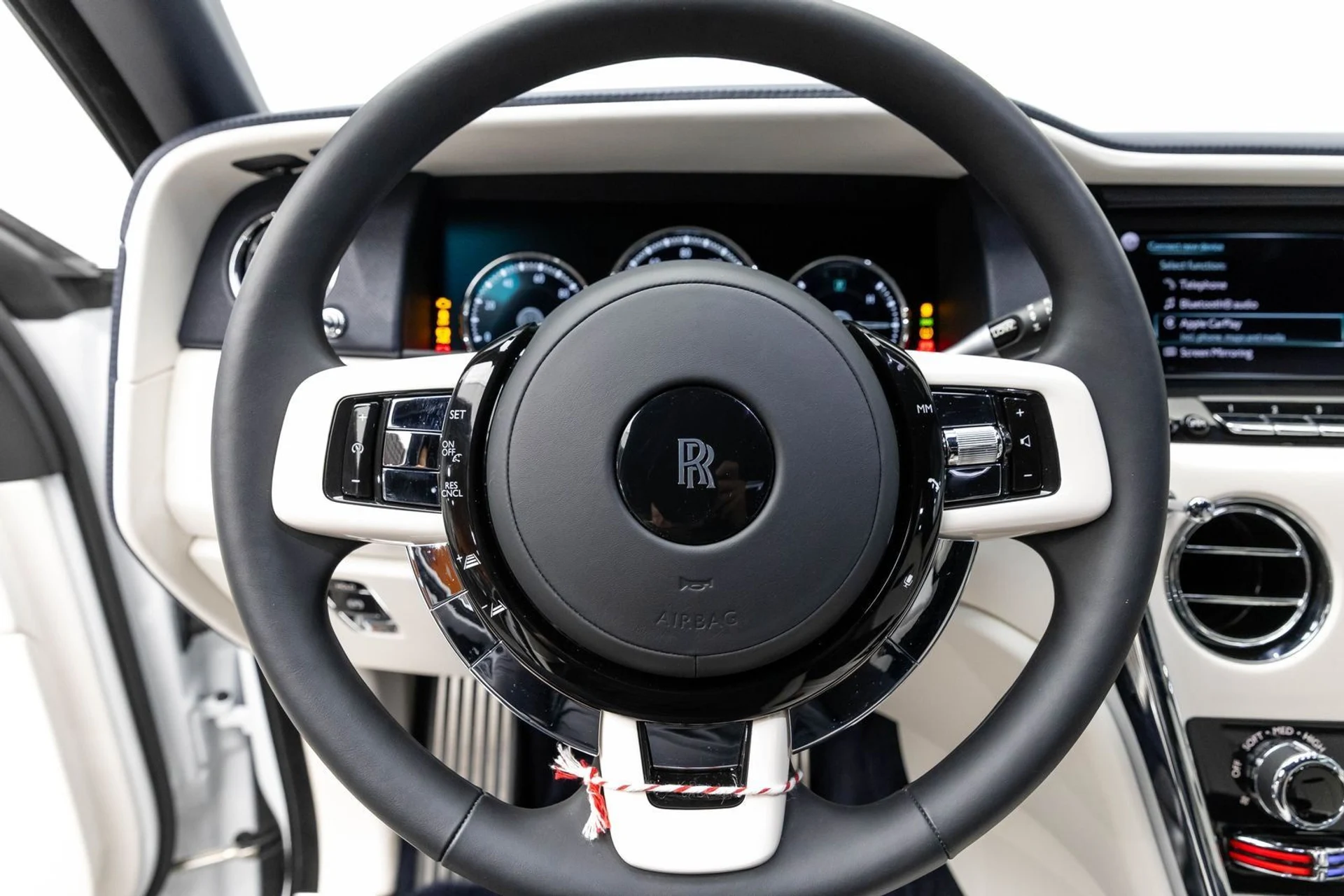 mph017_16936667_18_163f328b44