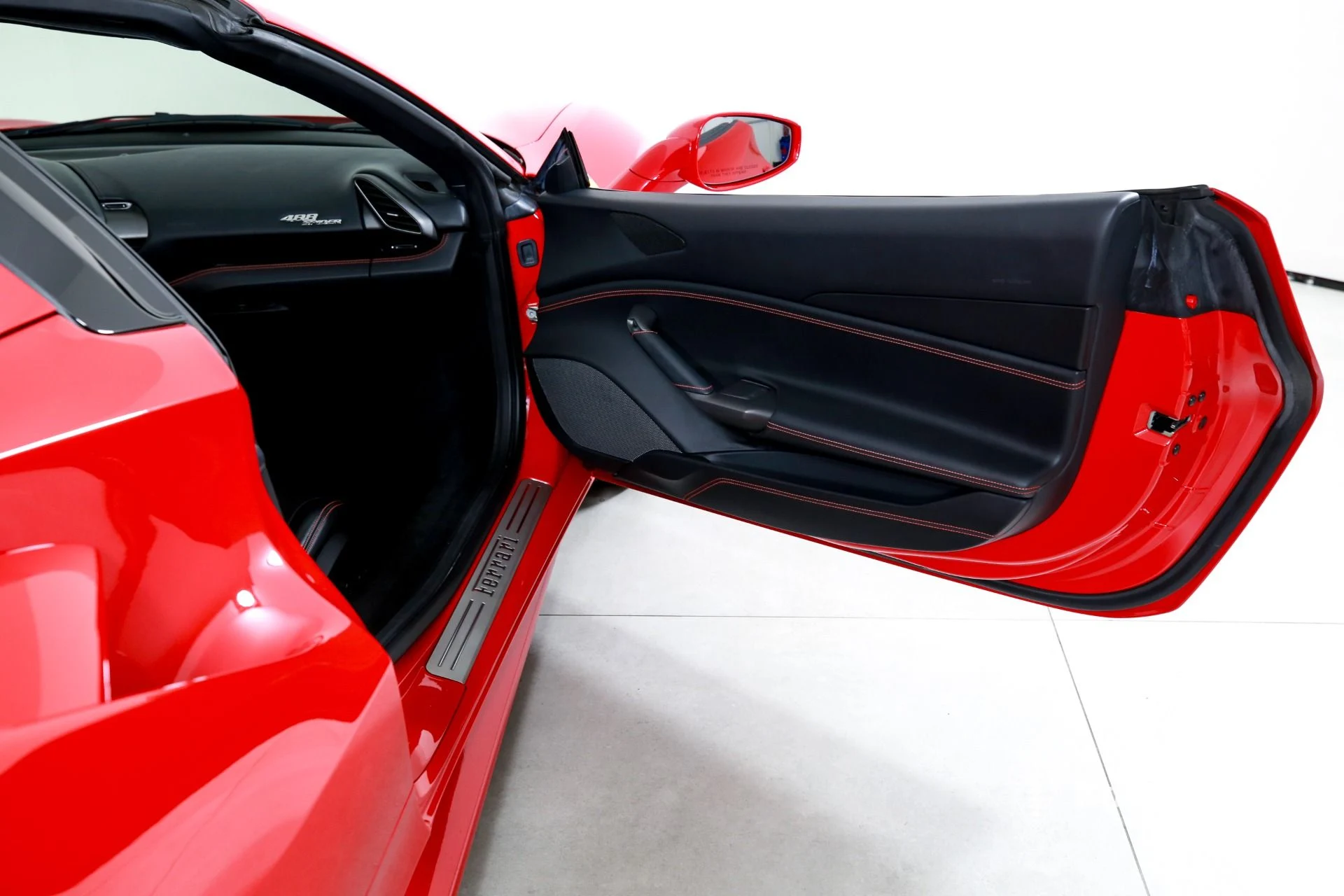 mph017_1696603302_Used_2019_Ferrari_488_Spider_1782837651_8f755d7526