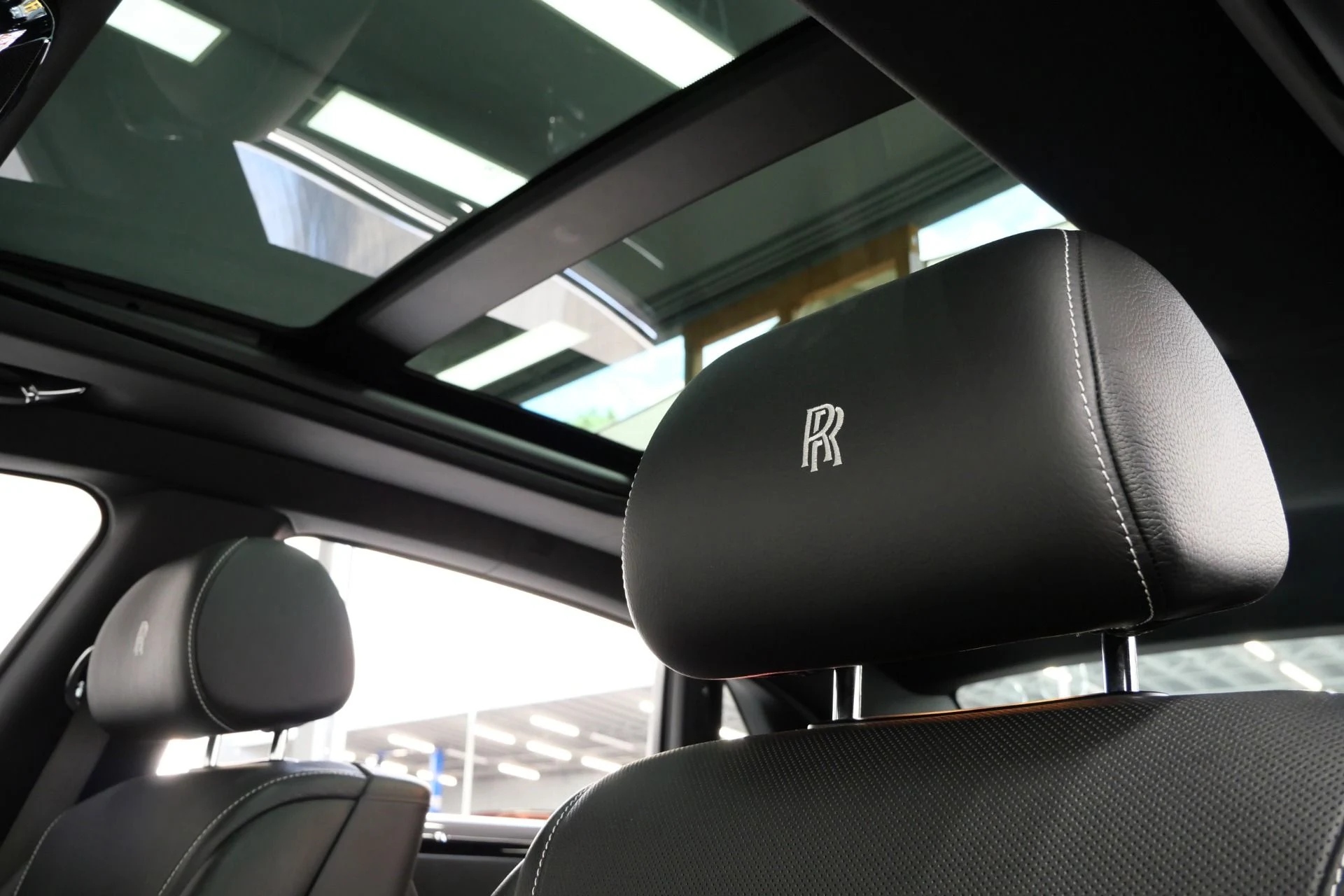mph017_1700418916_Used_2019_Rolls_Royce_Ghost_EWB_Long_Wheelbase_Model_430_K_MSRP_Low_Miles_1788191510_3ba9d74230