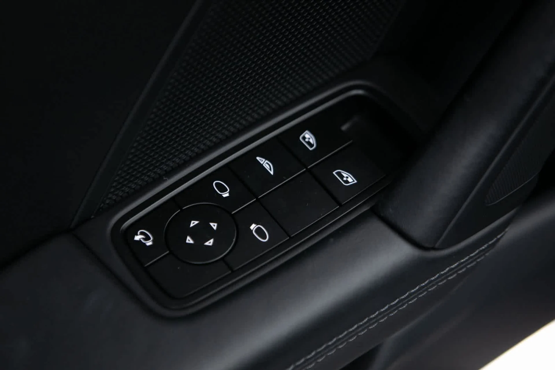 mph017_1701136078_54c9a4f65d794d89b3017847d32f44c3x_0489299088