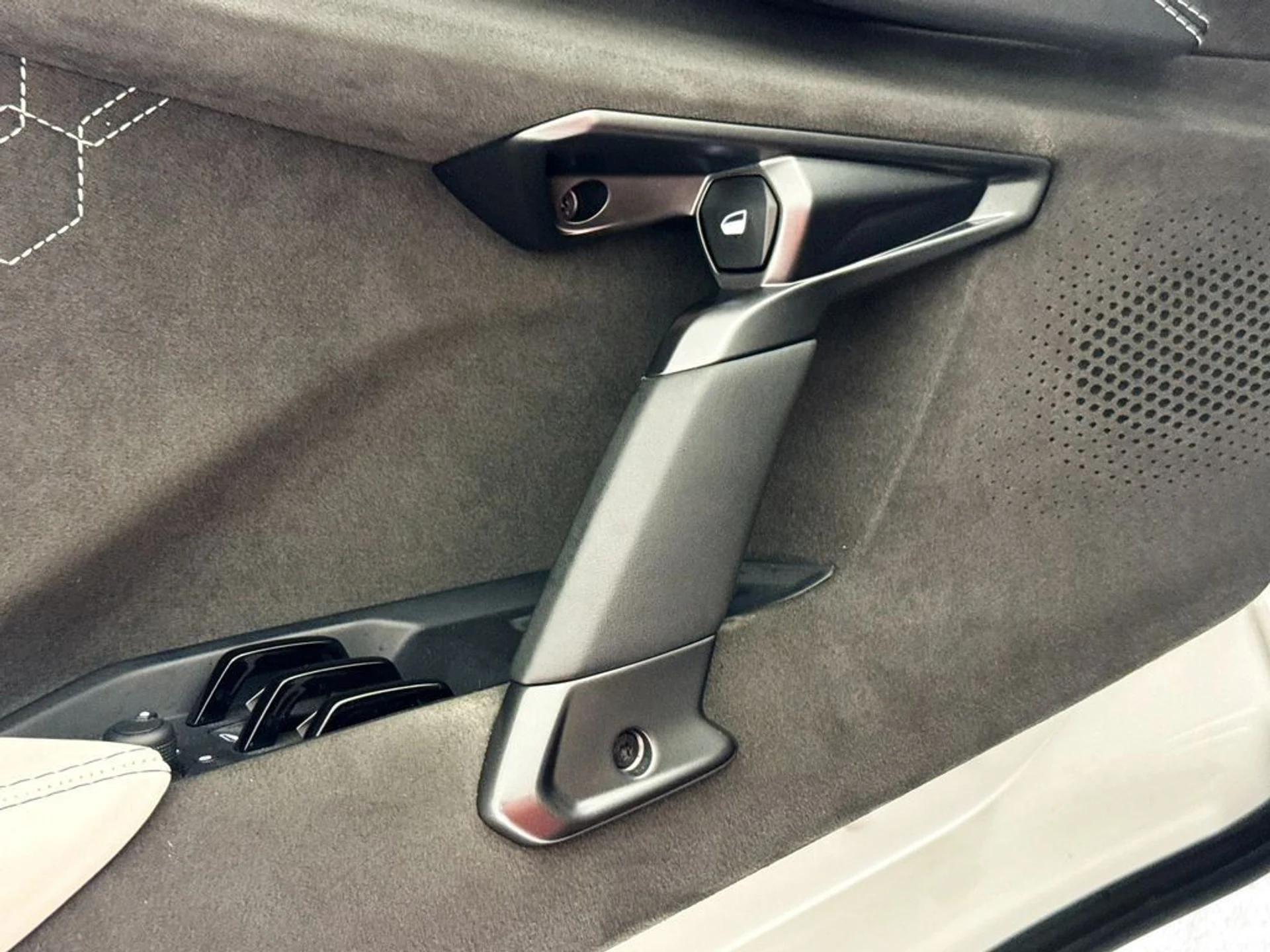 mph017_1702010135_ea64253ed08b629d0423a4e7bcbcd5cc_b8a8db5573