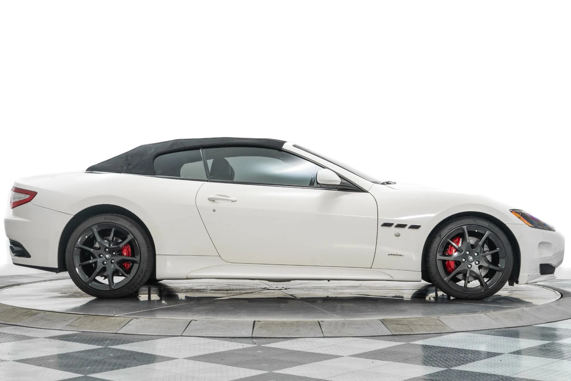 mph017_1708513152_Used_2012_Maserati_Granturismo_Sport_1756223132_6b836bfb0d