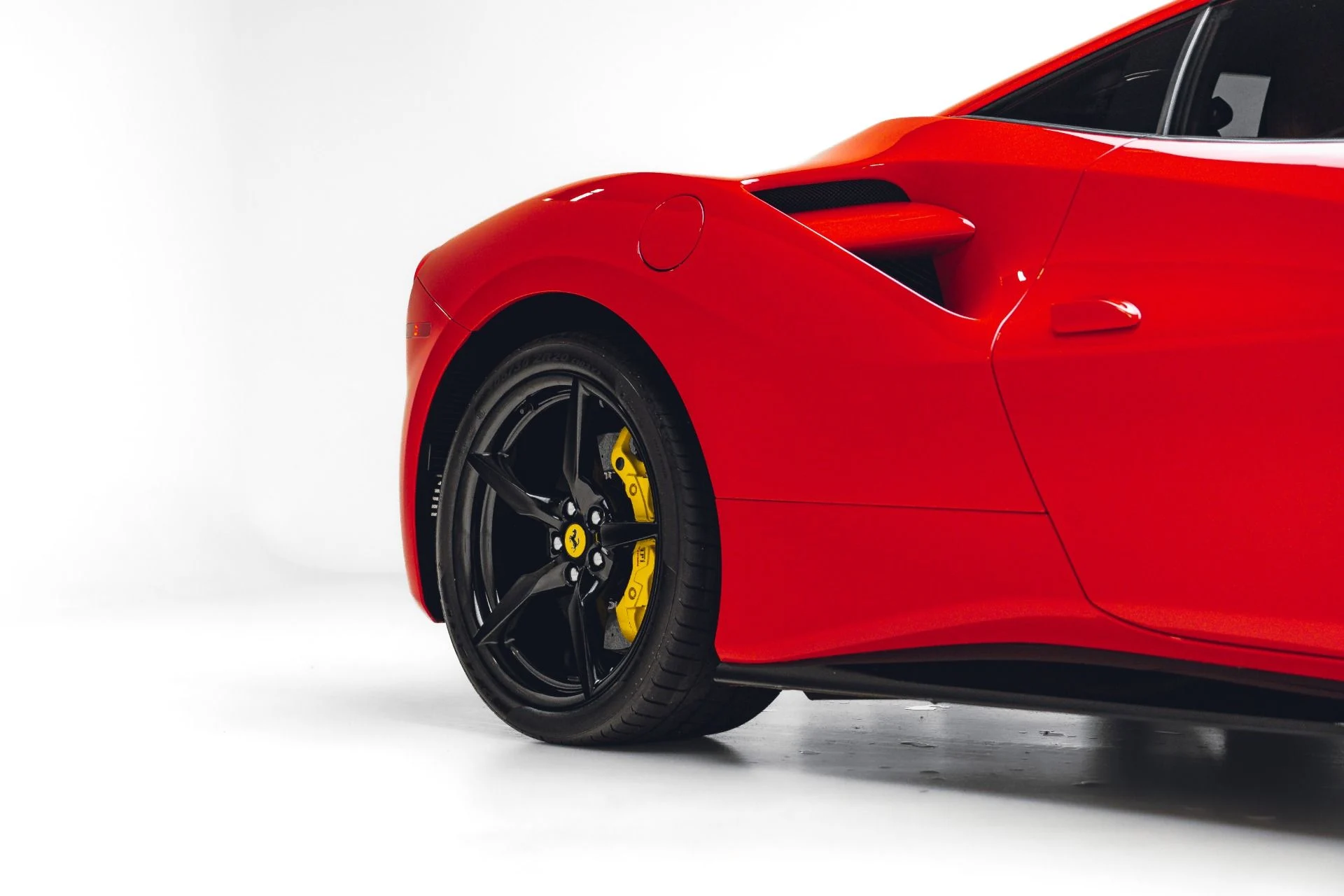 mph017_171136087_Used_2017_Ferrari_488_GTB_1781799287_3ba7a1648a