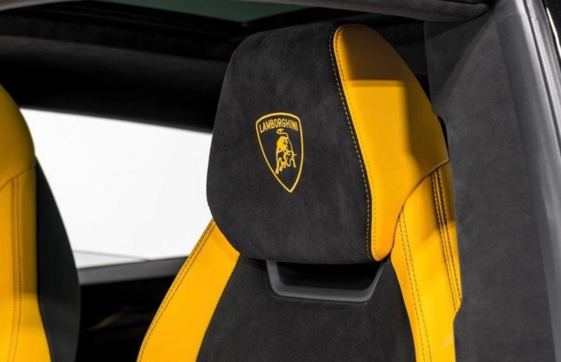 mph017_1723799704_Used_2021_Lamborghini_Urus_1769032744_1c83df5d93