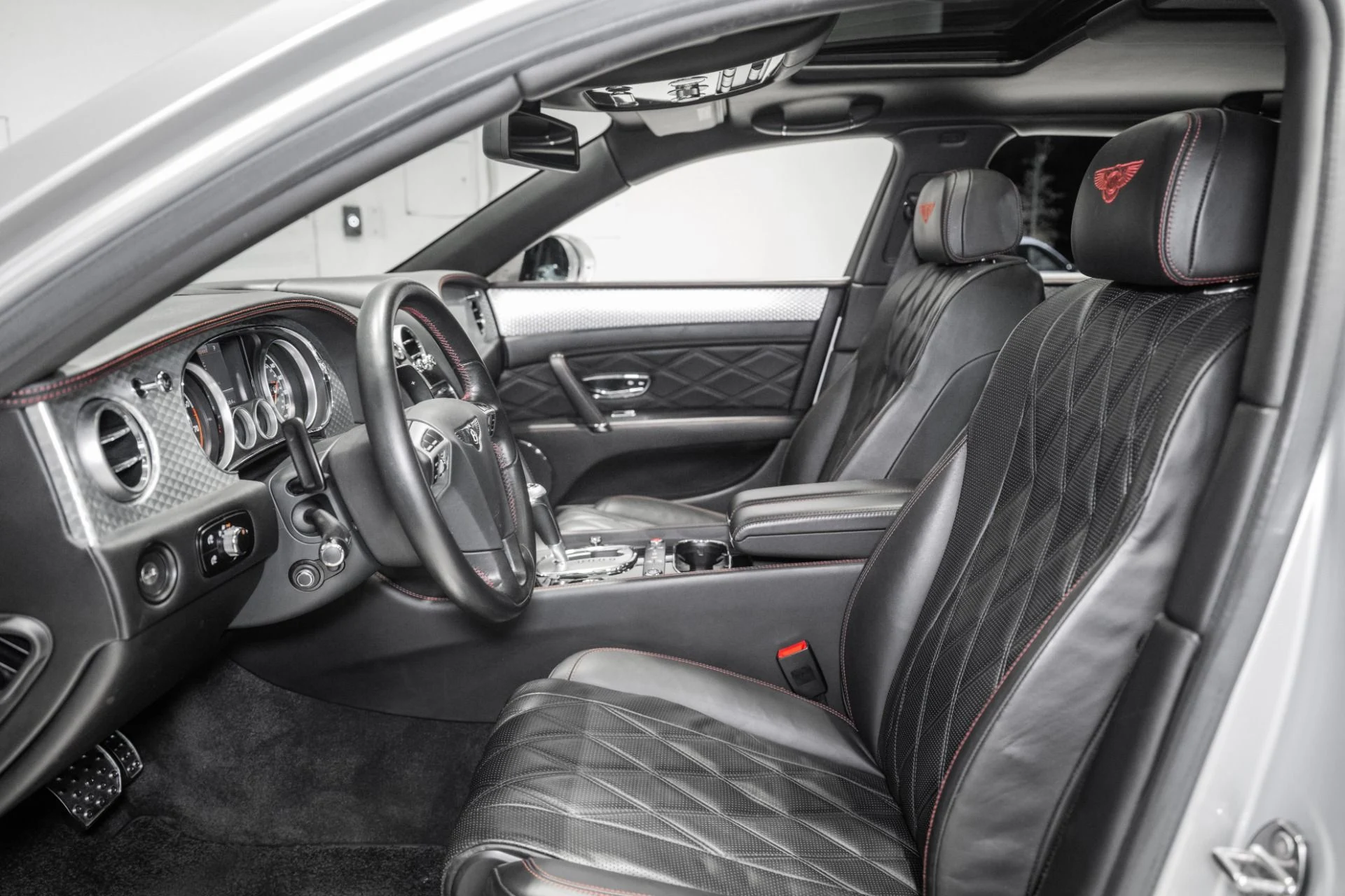 mph017_1734957880_Used_2014_Bentley_Flying_Spur_1764428362_3b67b3b3cb