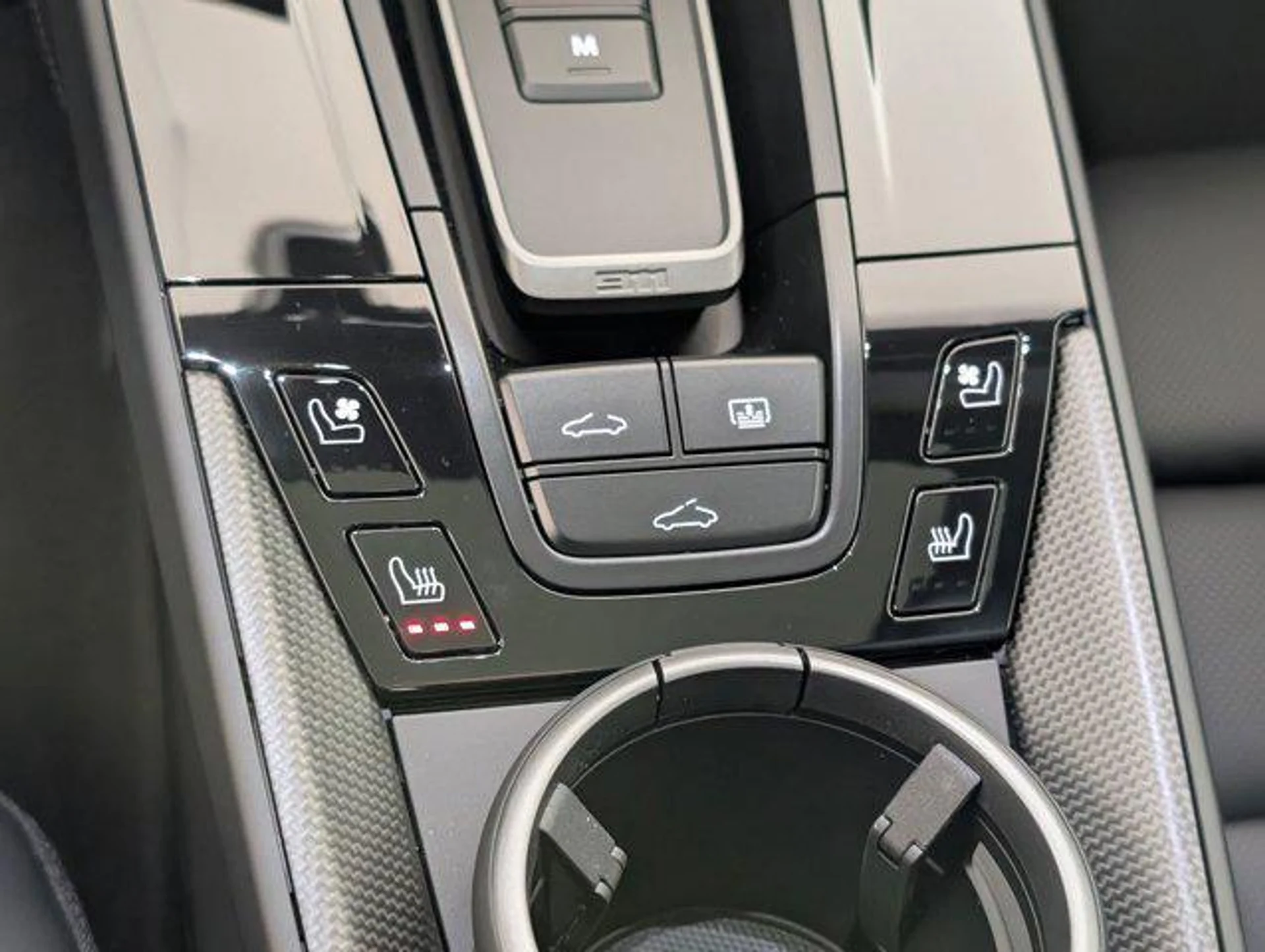 mph017_1734960750_T_p_Pcl_PJ_3u2houd_t_Vz_V4_Ss_UX_Wk_8306e6ea7a