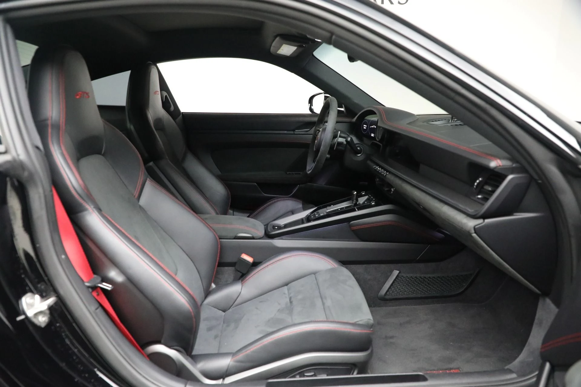 mph017_174115471_Used_2023_Porsche_911_Carrera_GTS_bcb99c8e2b