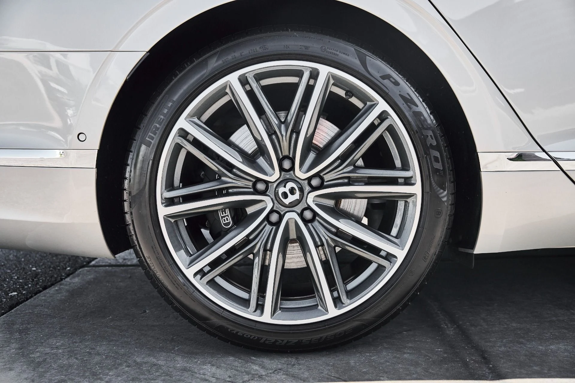 mph017_1745701736_Used_2022_Bentley_Flying_Spur_W12_1781229002_0b172c7356