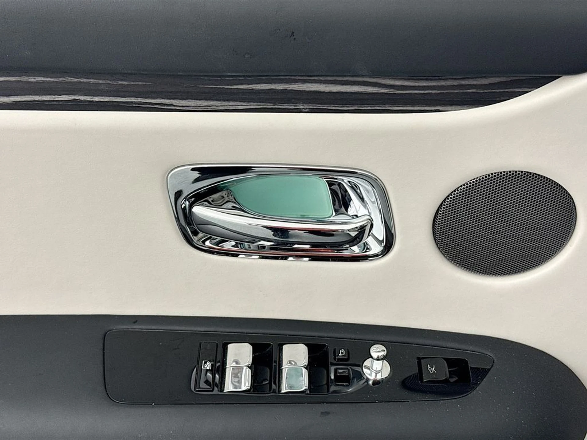 mph017_1761620180_ef201465f32c18f62dcb840153a7fdd7_5d46beaf94