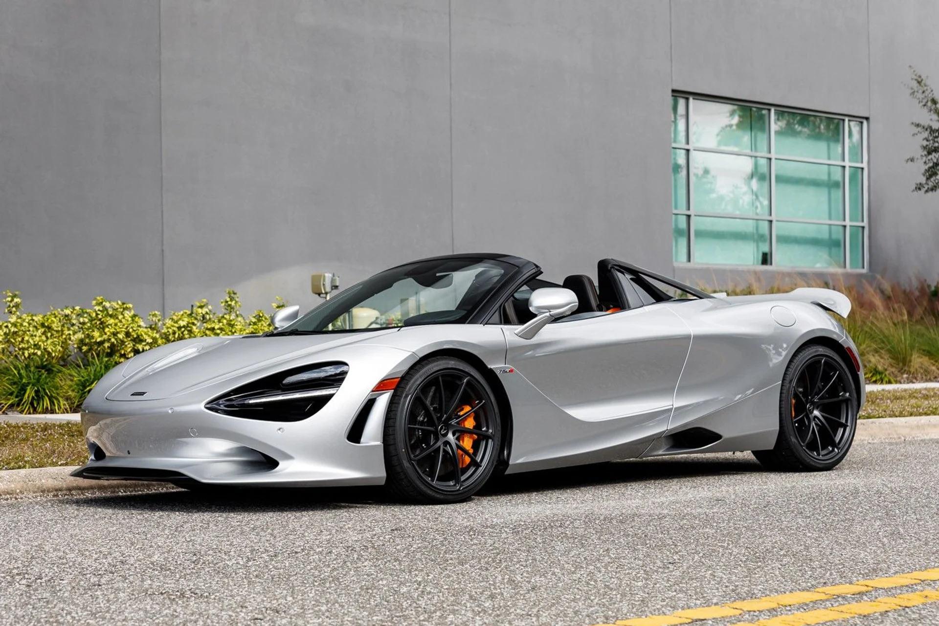 mph017_1765417766_633_p18_l_689de7502b