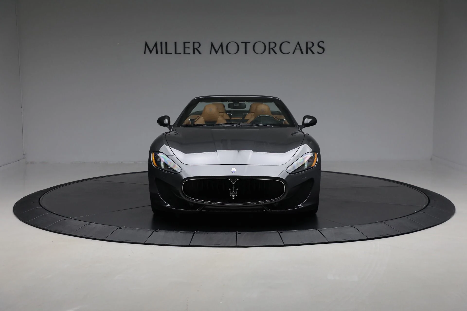 mph017_1776317331_Used_2015_Maserati_Gran_Turismo_158424596d