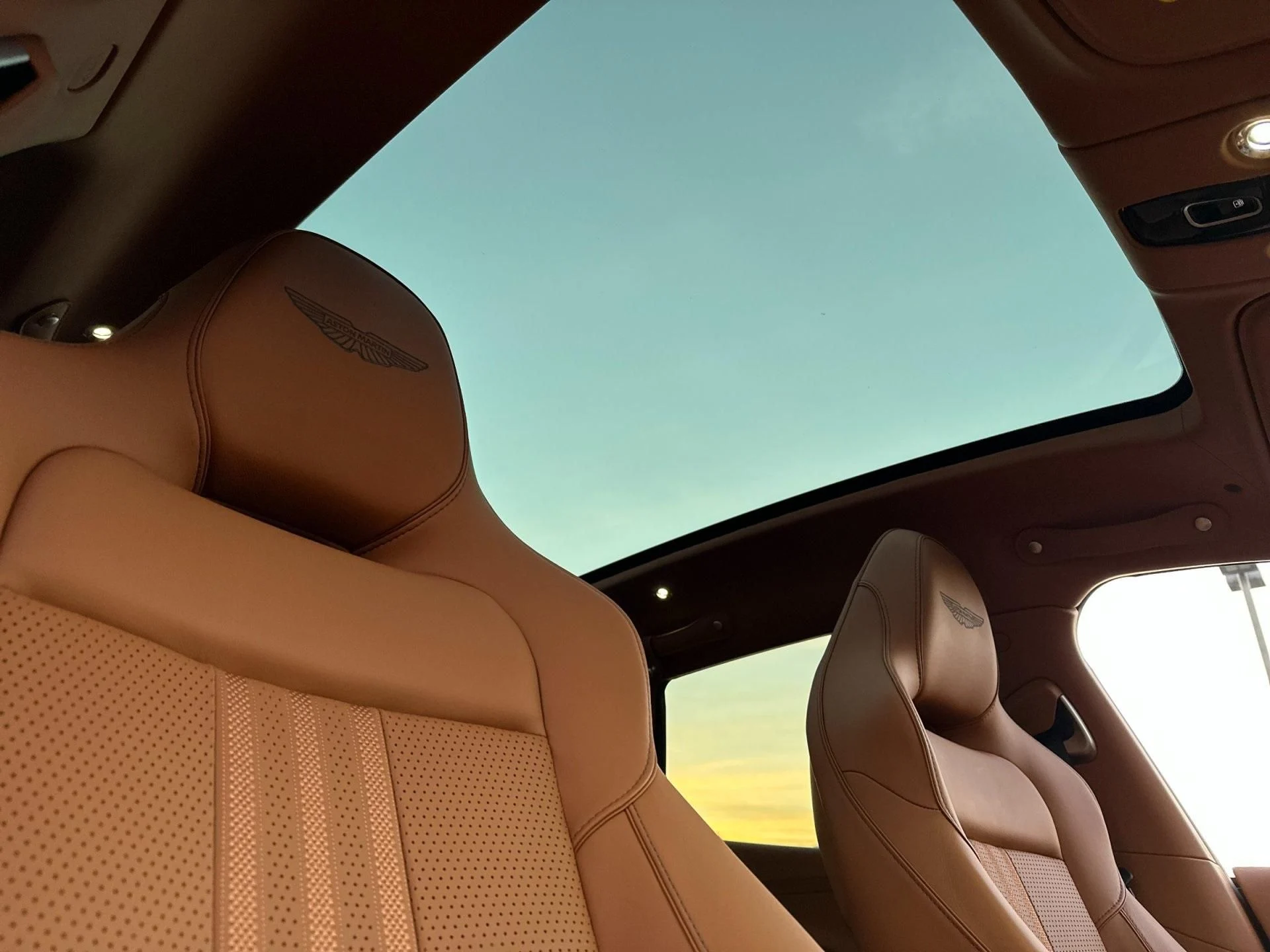 mph017_1777106628_New_2026_Aston_Martin_DBX_707_1764949833_c5ebe515f8