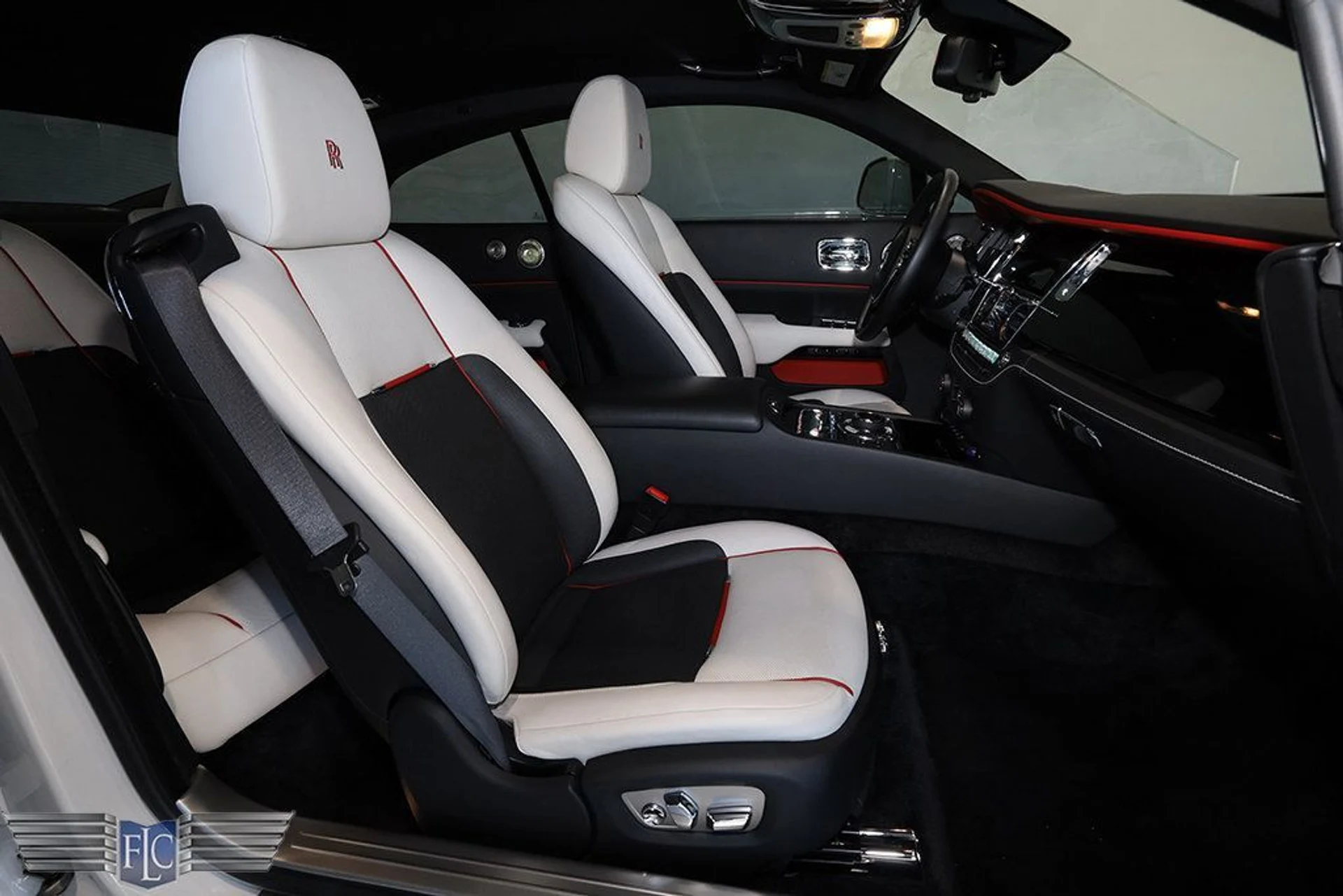 mph017_1780891070_used_2017_rolls_royce_wraith_blackbadge_9689_22872398_18_1024_da42577f8c