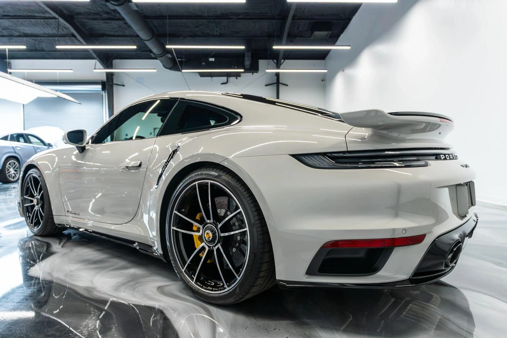 mph017_1787780616_Used_2024_Porsche_911_Turbo_S_Coupe_2_D_1781598400_d0e08a0b34