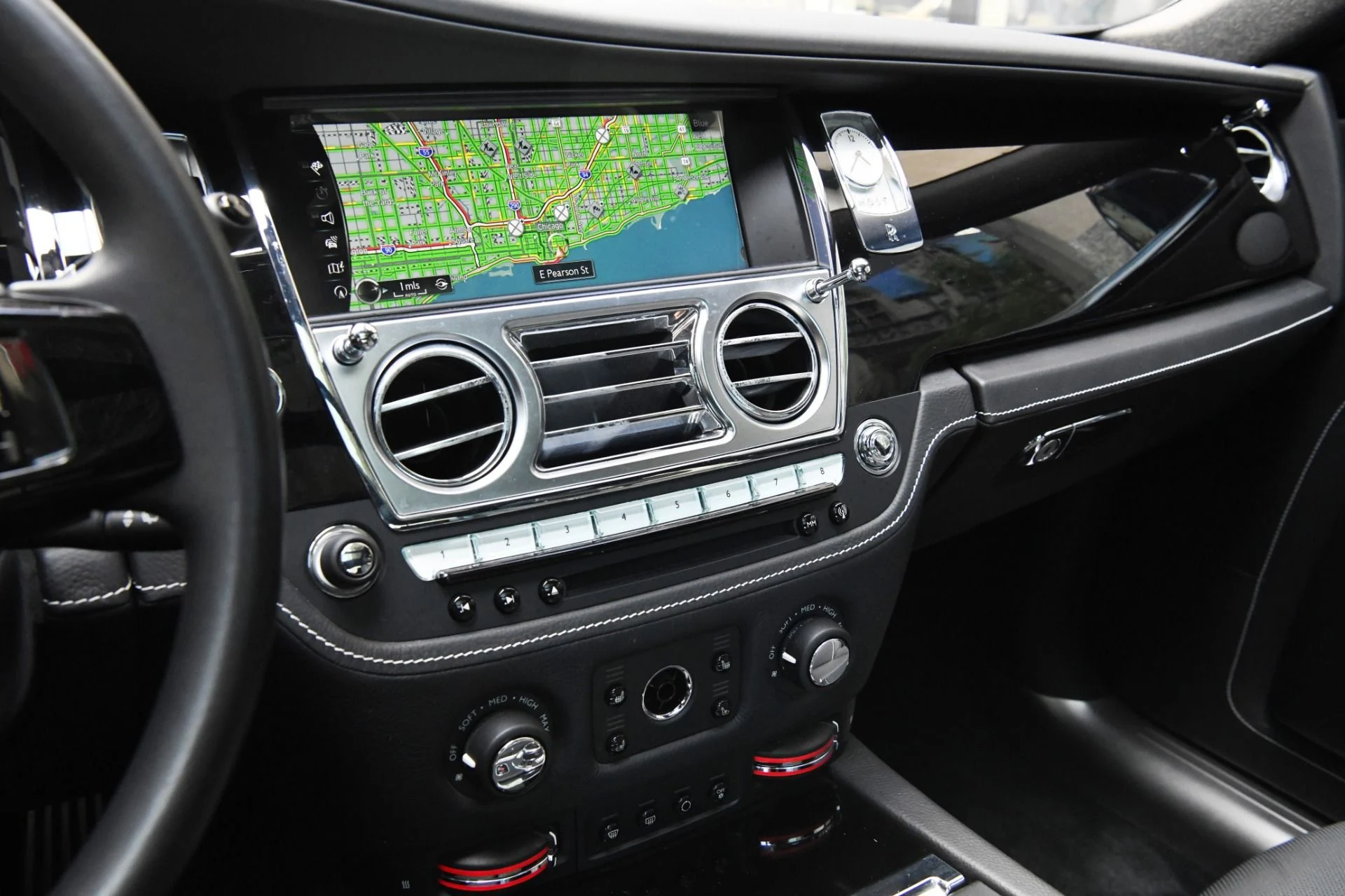 mph017_1794074774_11957_p19_l_4e7675c5ad