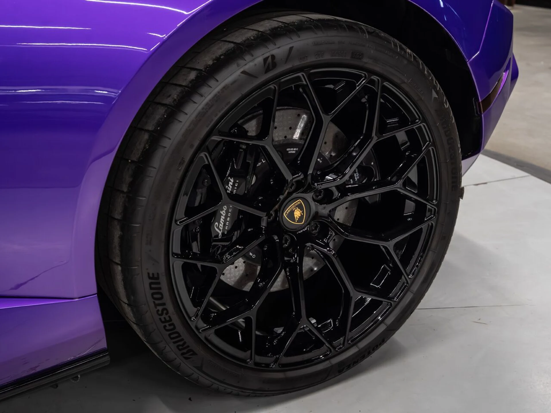 mph017_1800666322_lamborghini_huracan_tecnica_2023_79ae6e9317