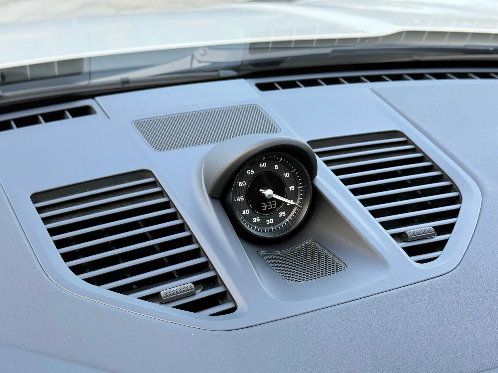 mph017_180452273_579e9269a2e234e54fb7632a2f77f05d_086122becd