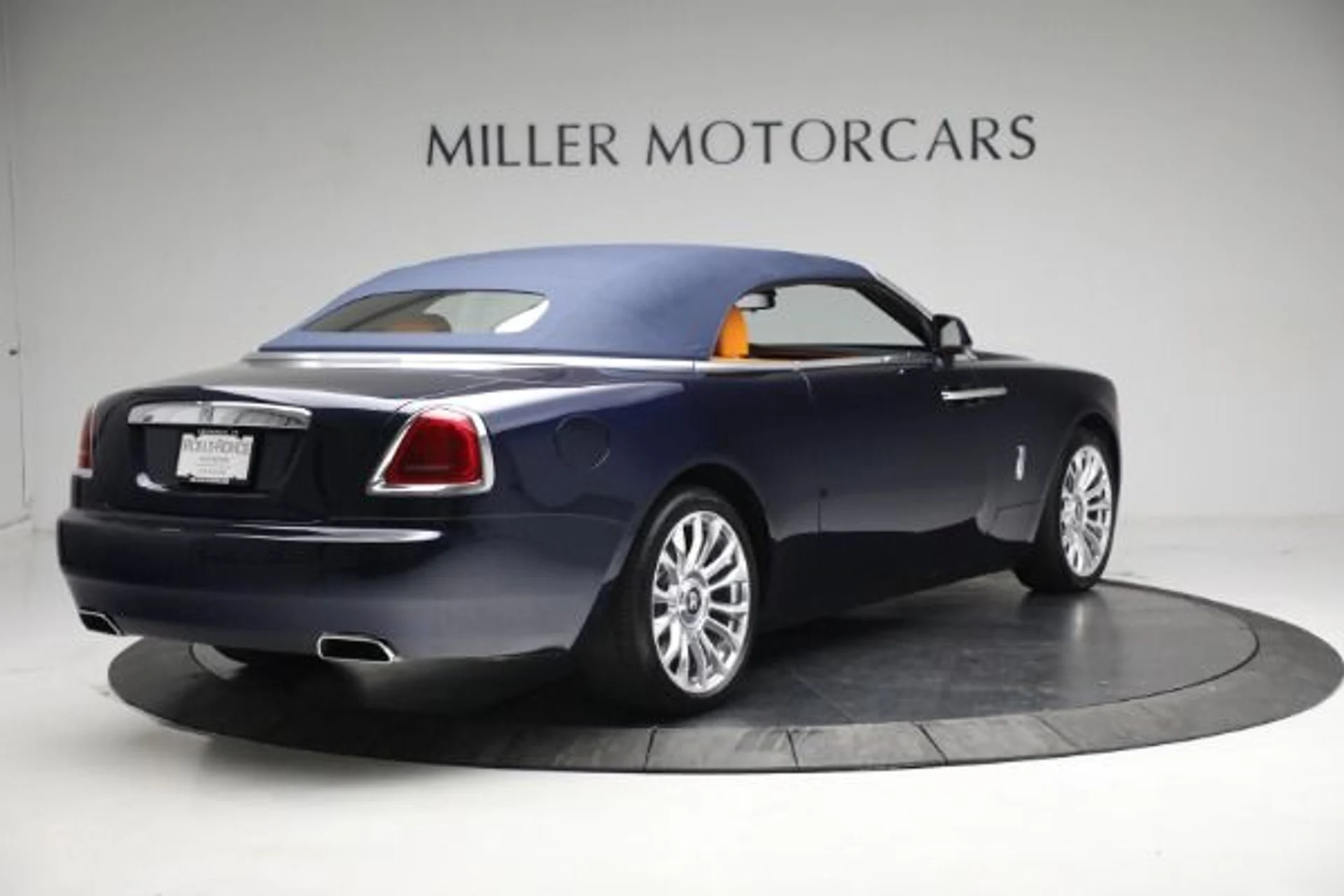 mph017_1812461370_Used_2020_Rolls_Royce_Dawn_47ad32ac50