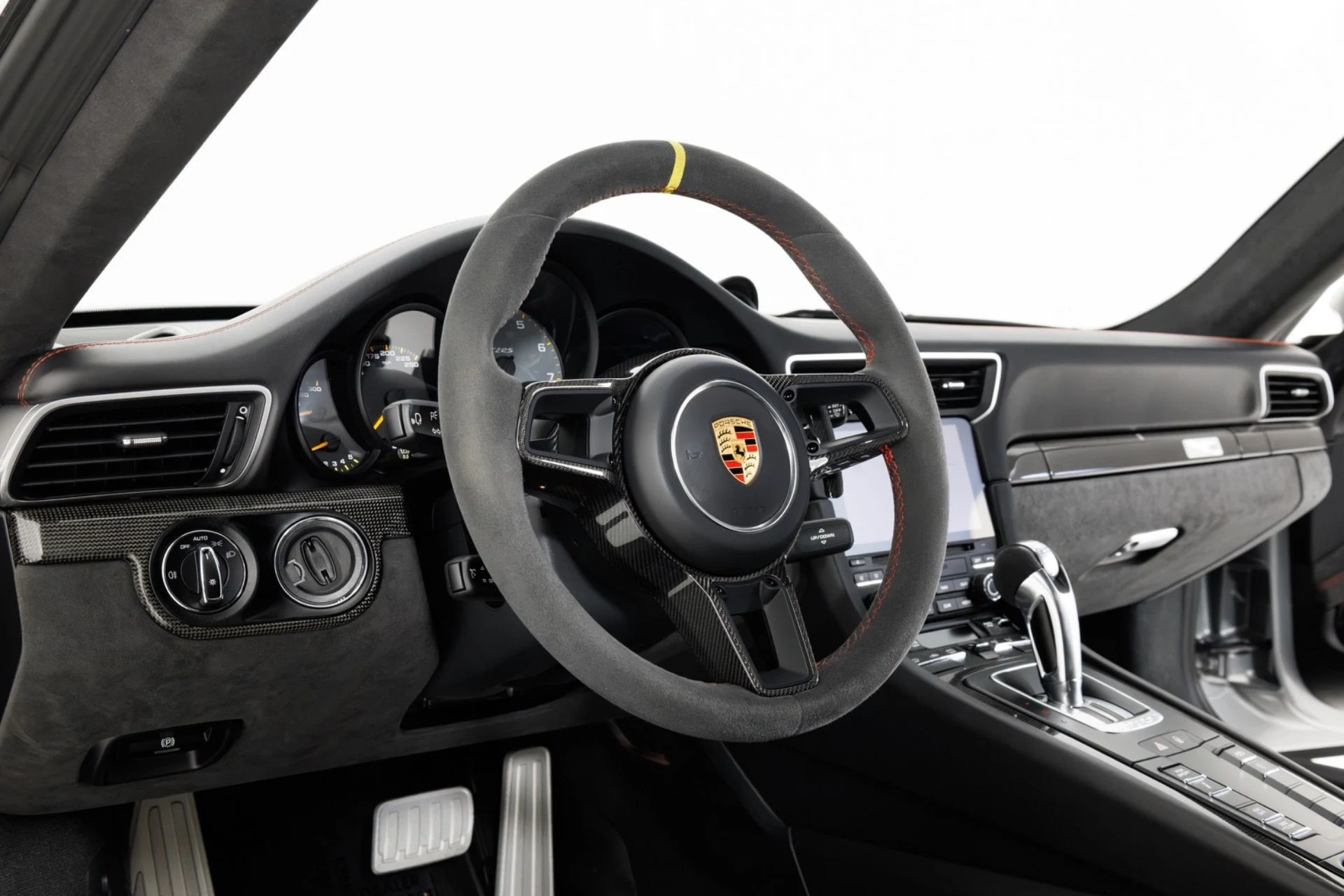 mph017_1815151348_Used_2018_Porsche_911_GT_2_RS_1791916169_f233760740