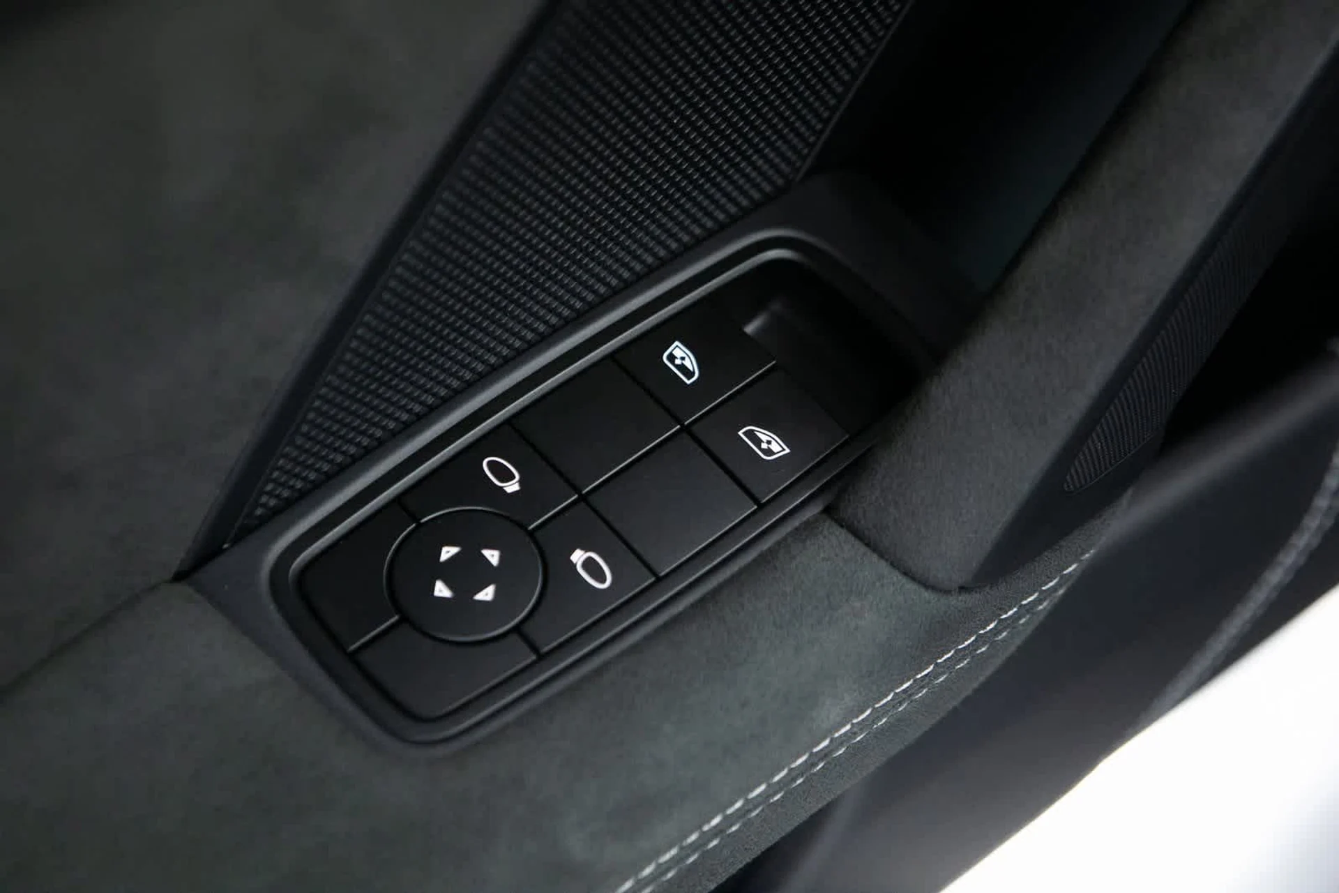 mph017_1825965701_661b65fa9bd94718f360cbb56911cde4x_bffbf50b94