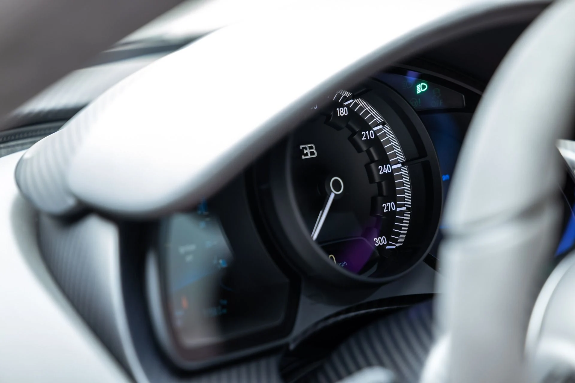 mph017_1829534983_11790_p18_l_948cd34086