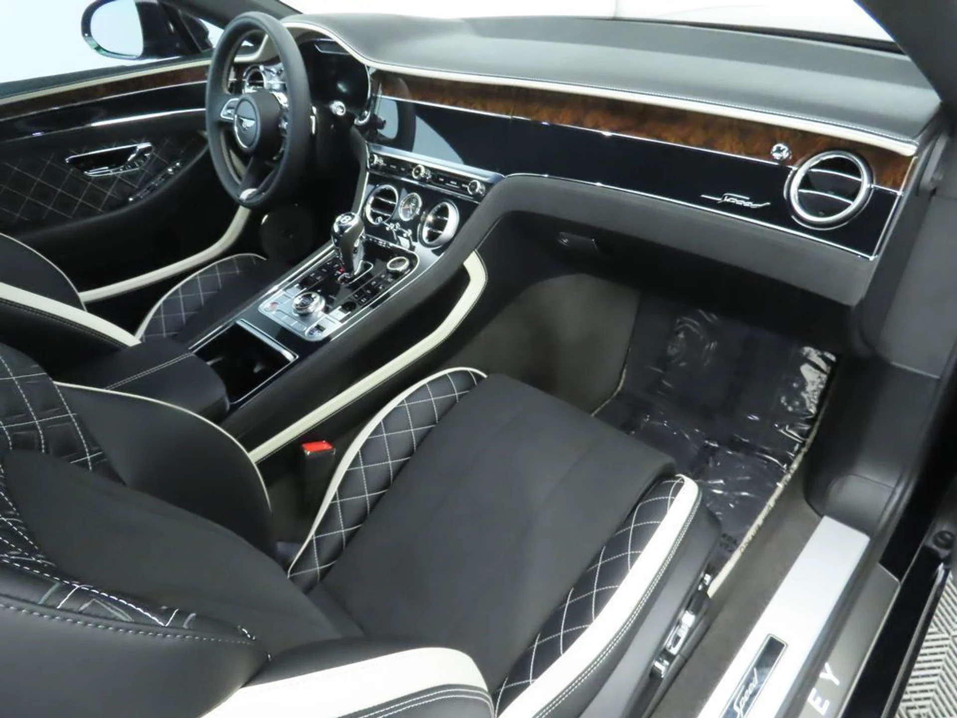 mph017_1835472494_used_2024_bentley_continental_gtspeedcoupe_8119_22898884_18_1024_194c5a7e24