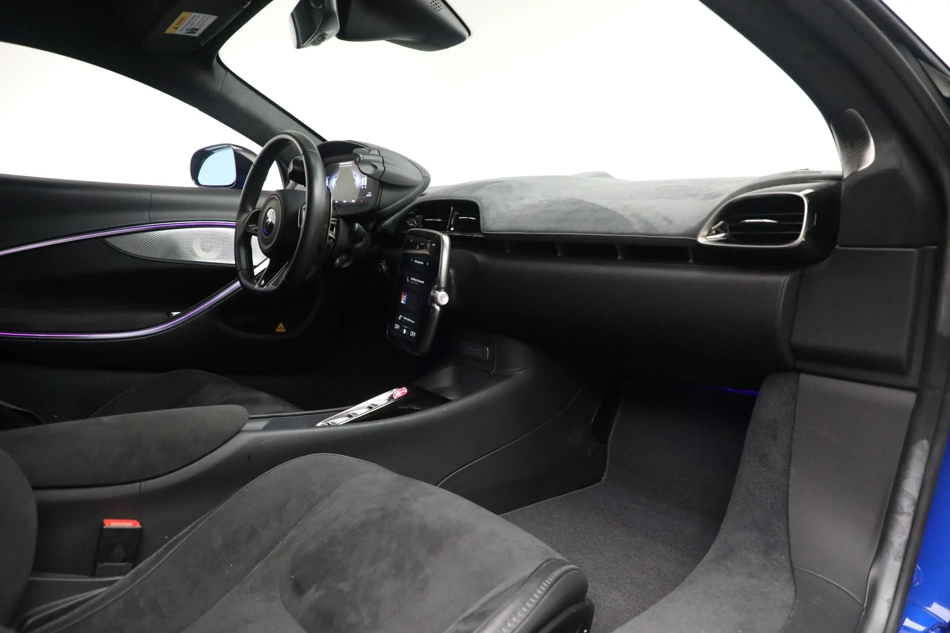 mph017_1836564308_Used_2023_Mc_Laren_Artura_Performance_82a60f0209