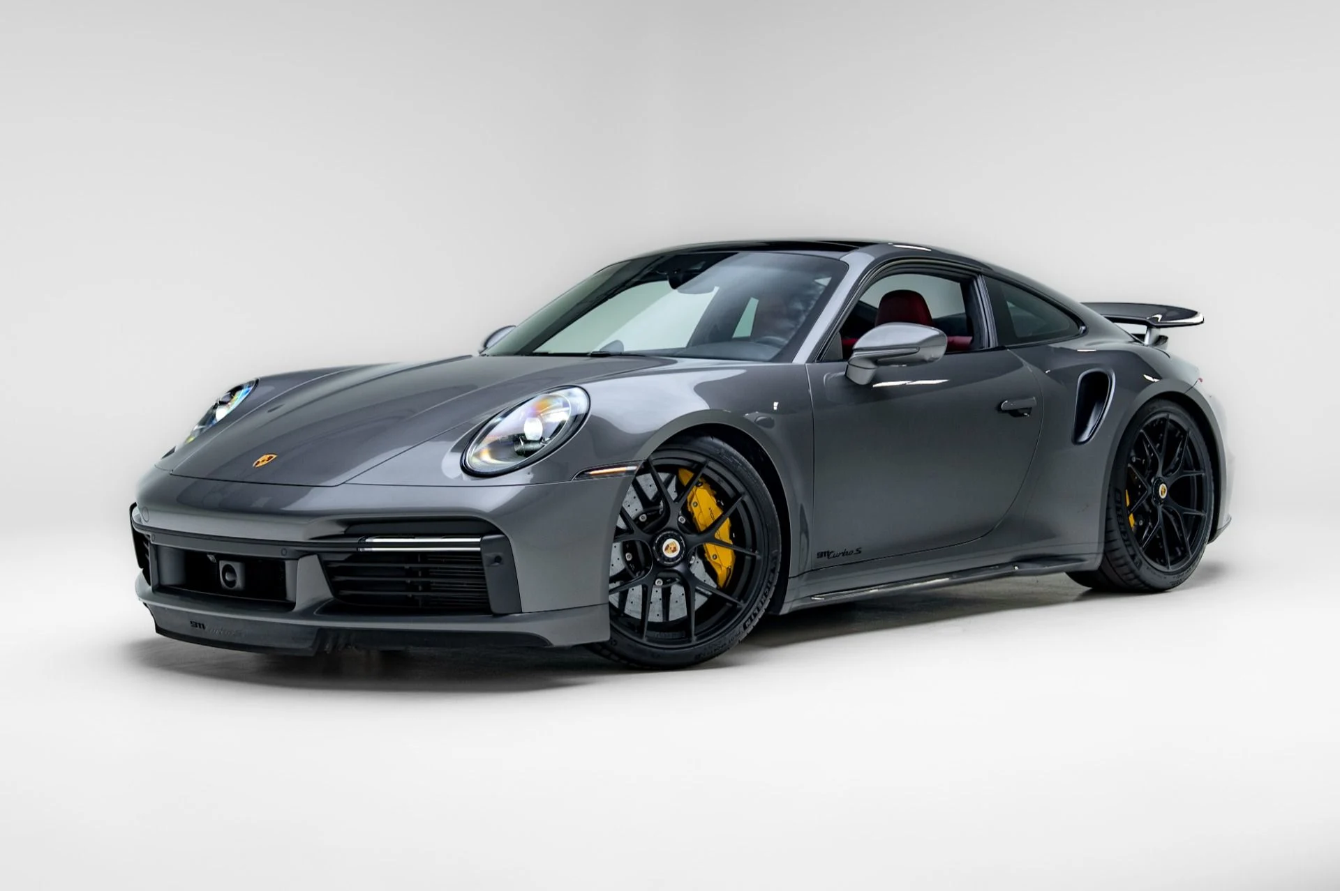 mph017_1837236792_Used_2021_Porsche_911_Turbo_S_1778698810_8e8cefec37