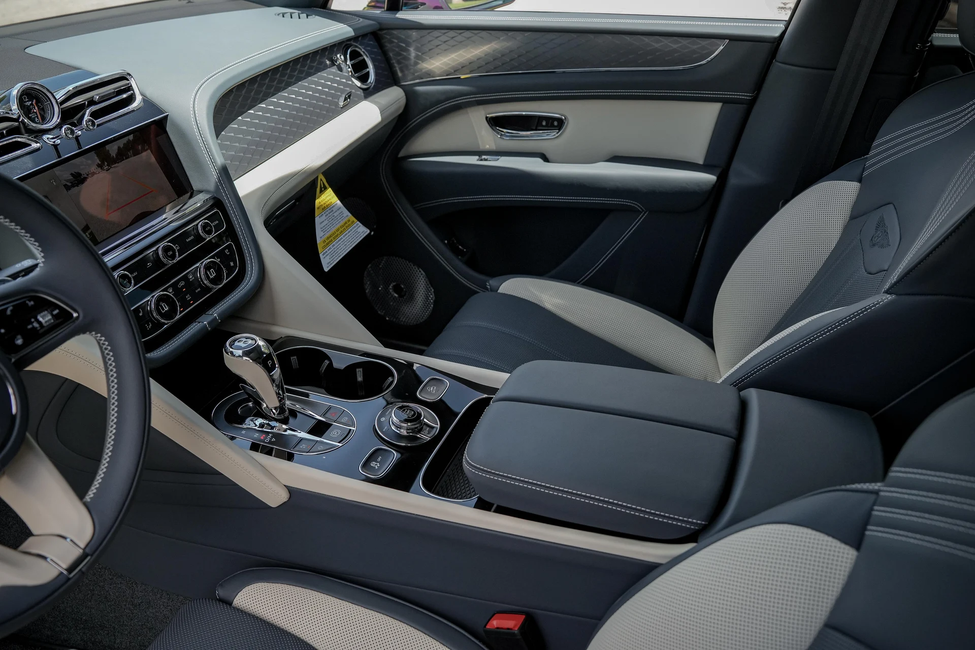 mph017_1839459215_Hi_Tech_Luxury_Imports_LLC_SJAAT_2_ZV_3_SC_030389_image_17_ef9892e084
