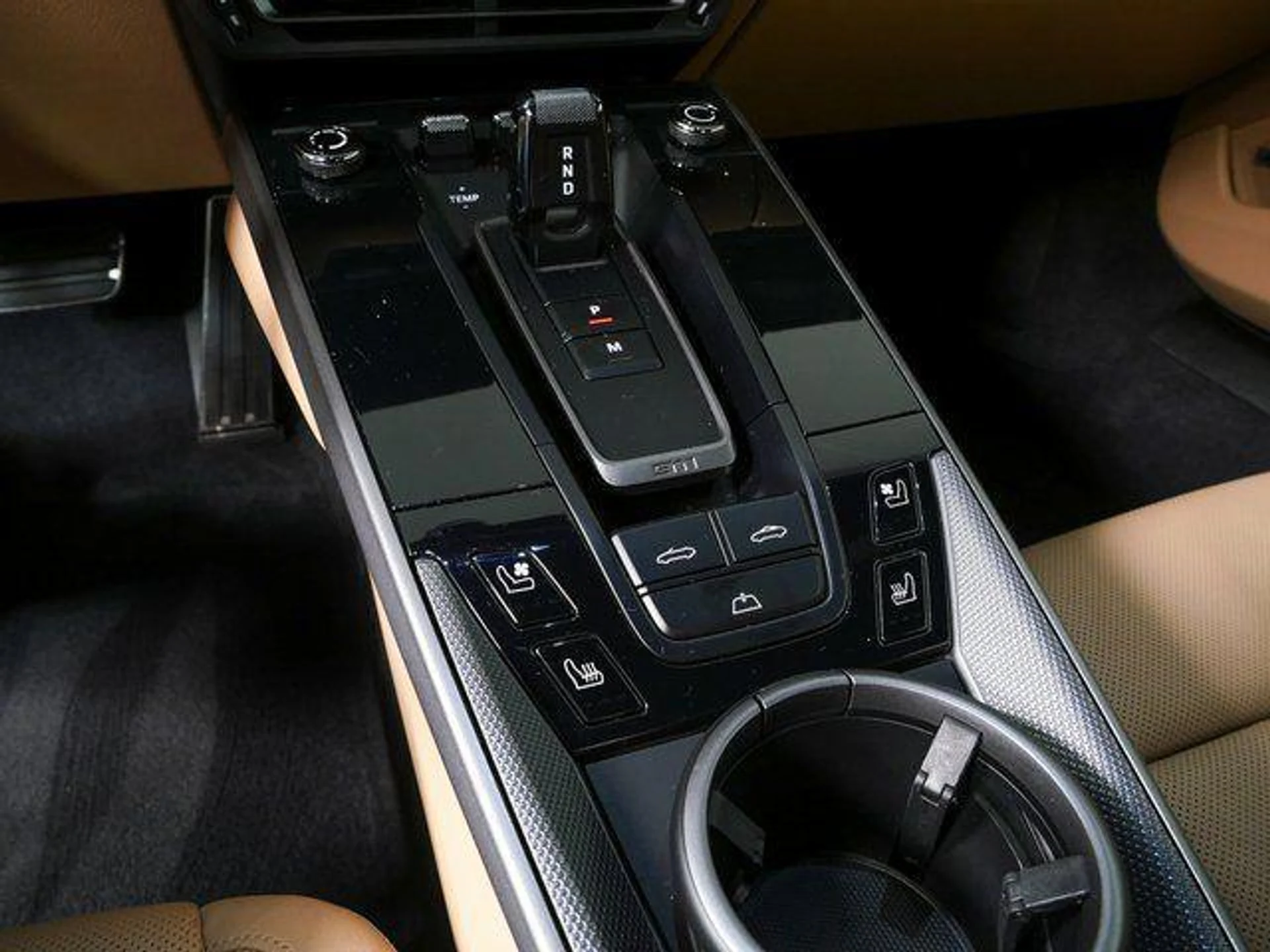 mph017_1851703841_z_Vp6_Gj_Y_Vpxptnnn8xd_HUT_Isnpig_42a1c2b61b