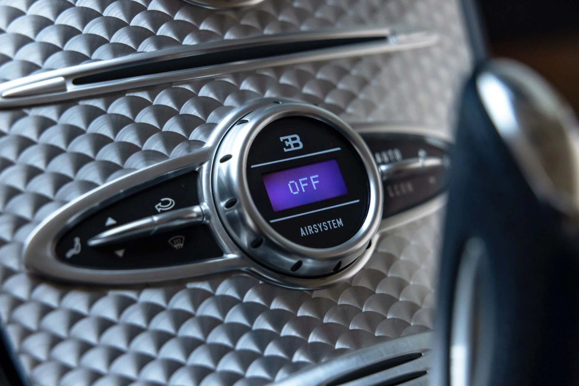 mph017_1860295372_13249_p18_l_cd3315ae60