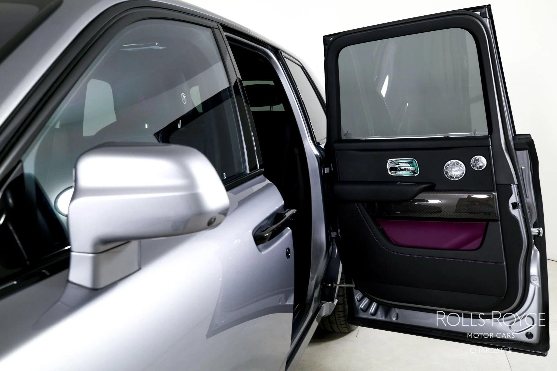 mph017_1861925459_Used_2026_Rolls_Royce_Black_Badge_Cullinan_1771362951_b7360f3d81