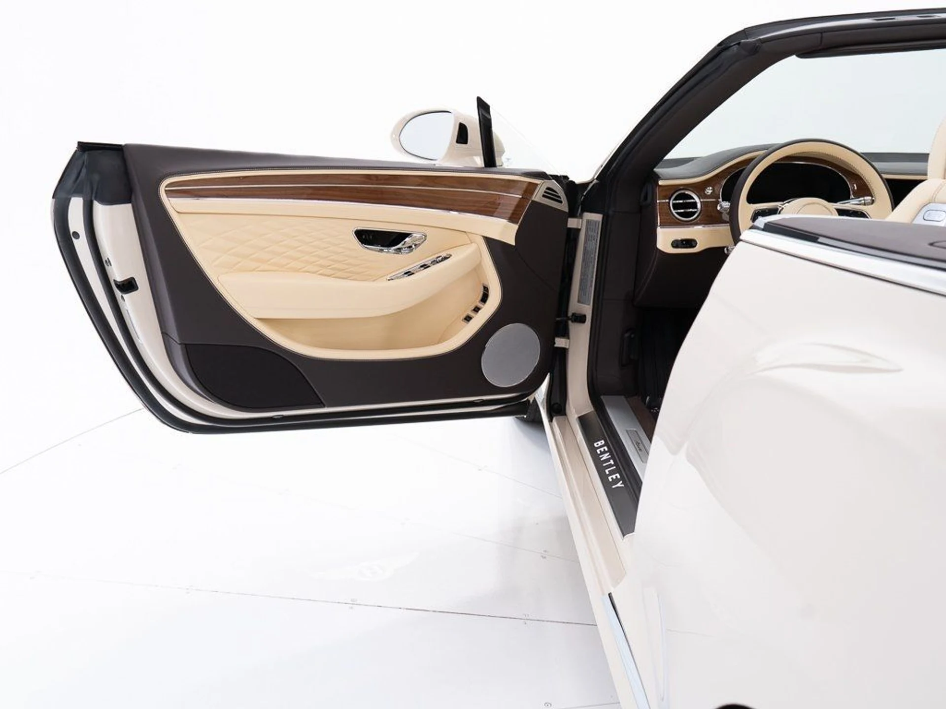 mph017_1864287776_64c3c8aceb12a6472eff11998f243afd_f86e6e6e27