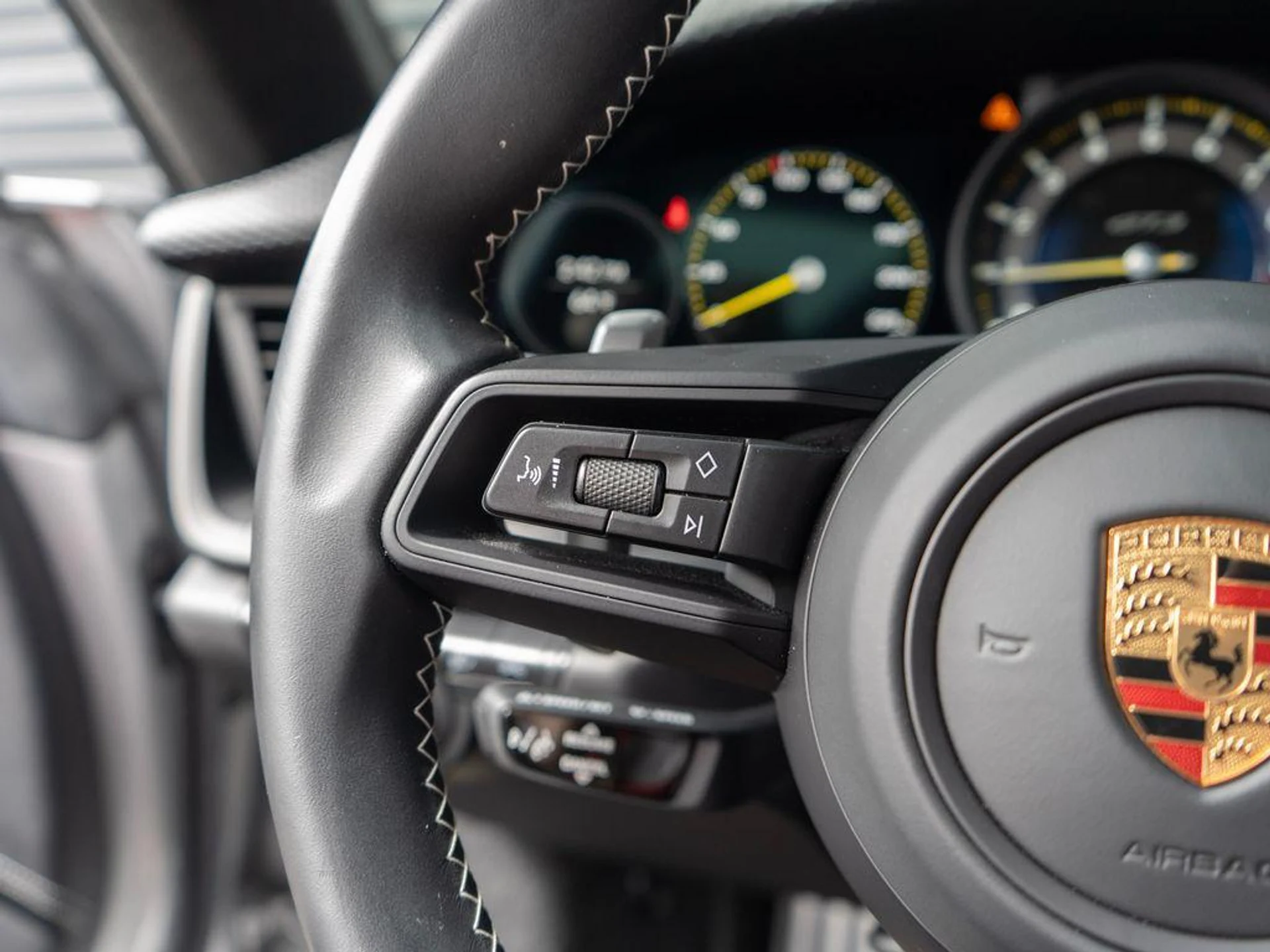 mph017_1865098114_4_O_Ti3w_Gvd1_Lwrn_ZTII_Rr_E_Oax_Yw_U_af4eccc4e1