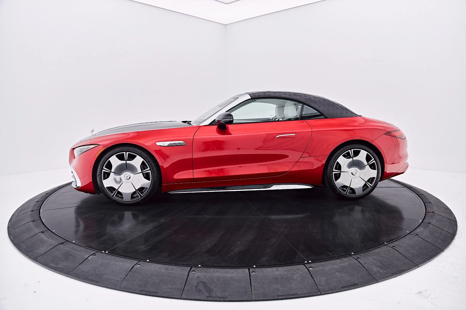 mph017_1871198148_Used_2026_Mercedes_Benz_SL_Class_Maybach_SL_680_1786583615_fdc0469549