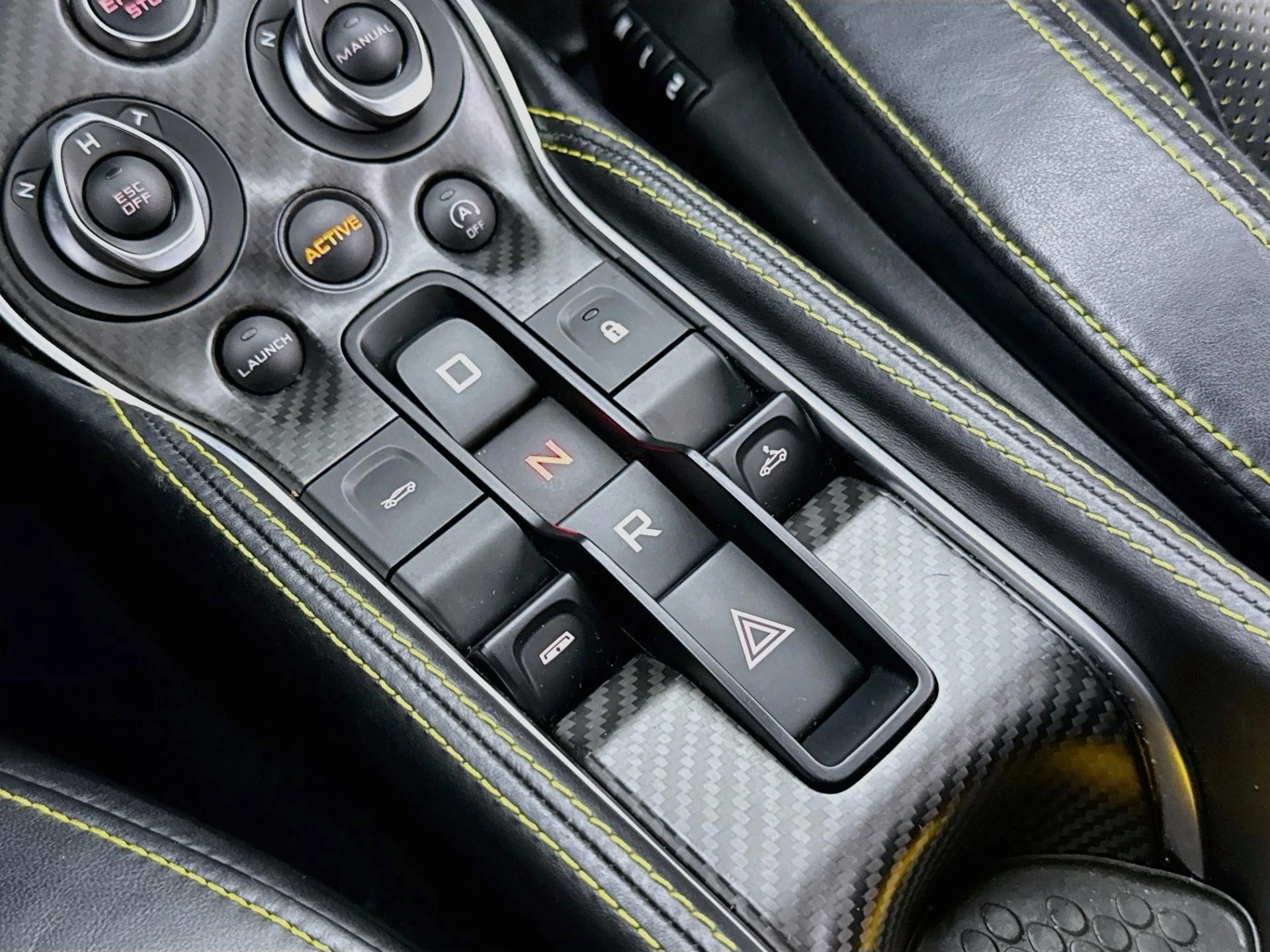 mph017_1873244090_Used_2018_Mc_Laren_570_S_Spider_1793227946_2bdc3a0ba9