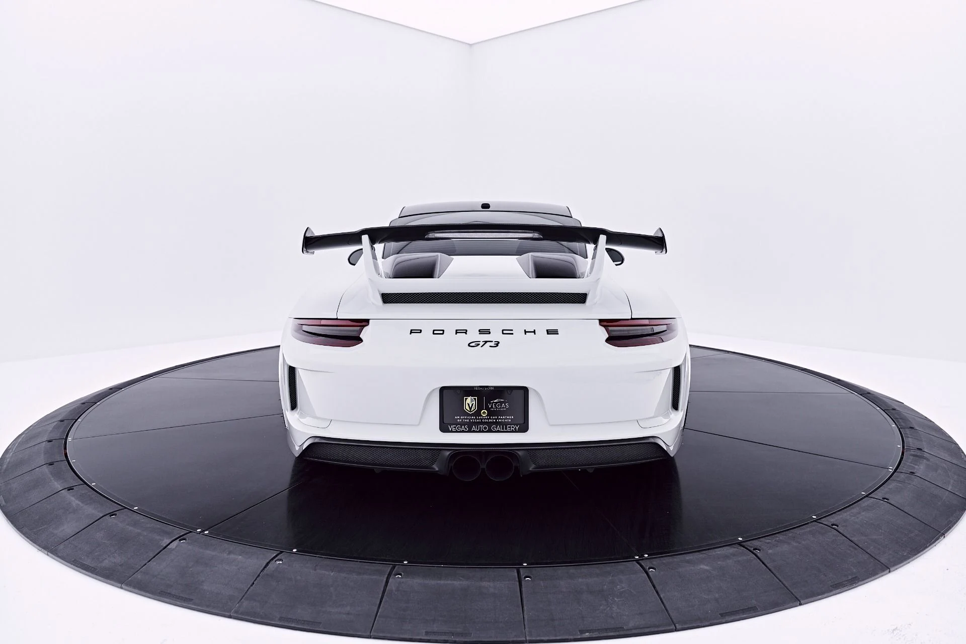 mph017_1874485503_Used_2018_Porsche_911_GT_3_1782763304_95ed73ffe8