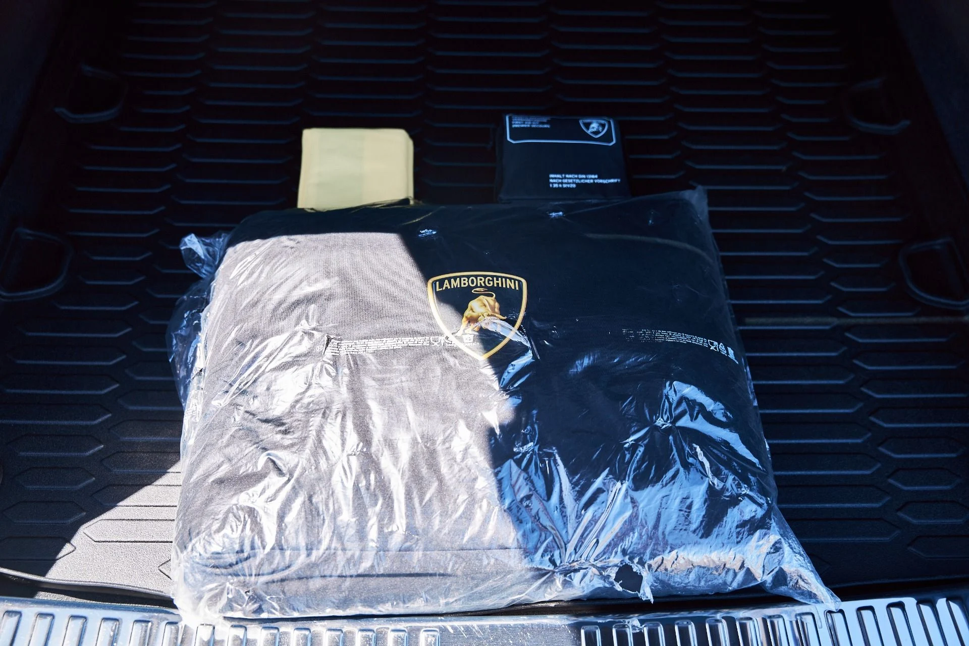 mph017_1878690855_Used_2024_Lamborghini_Urus_S_1775866705_b69e9d5c7c