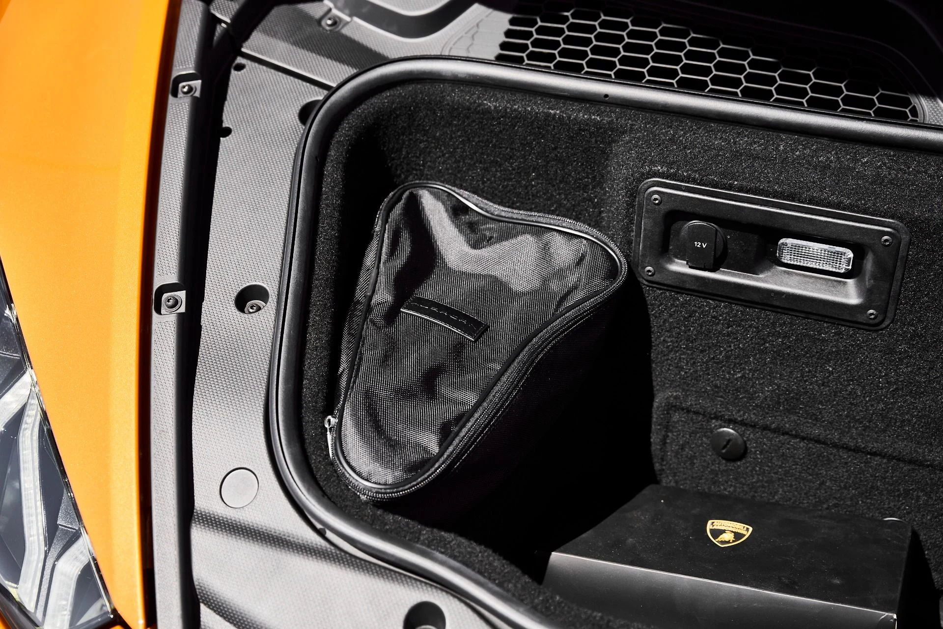 mph017_1895279629_Used_2023_Lamborghini_Huracan_Tecnica_Base_1777011611_ef0c2e2060