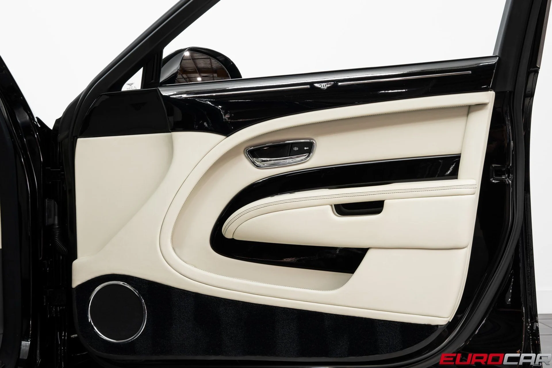 mph017_1896247765_image_18_7830f523b4