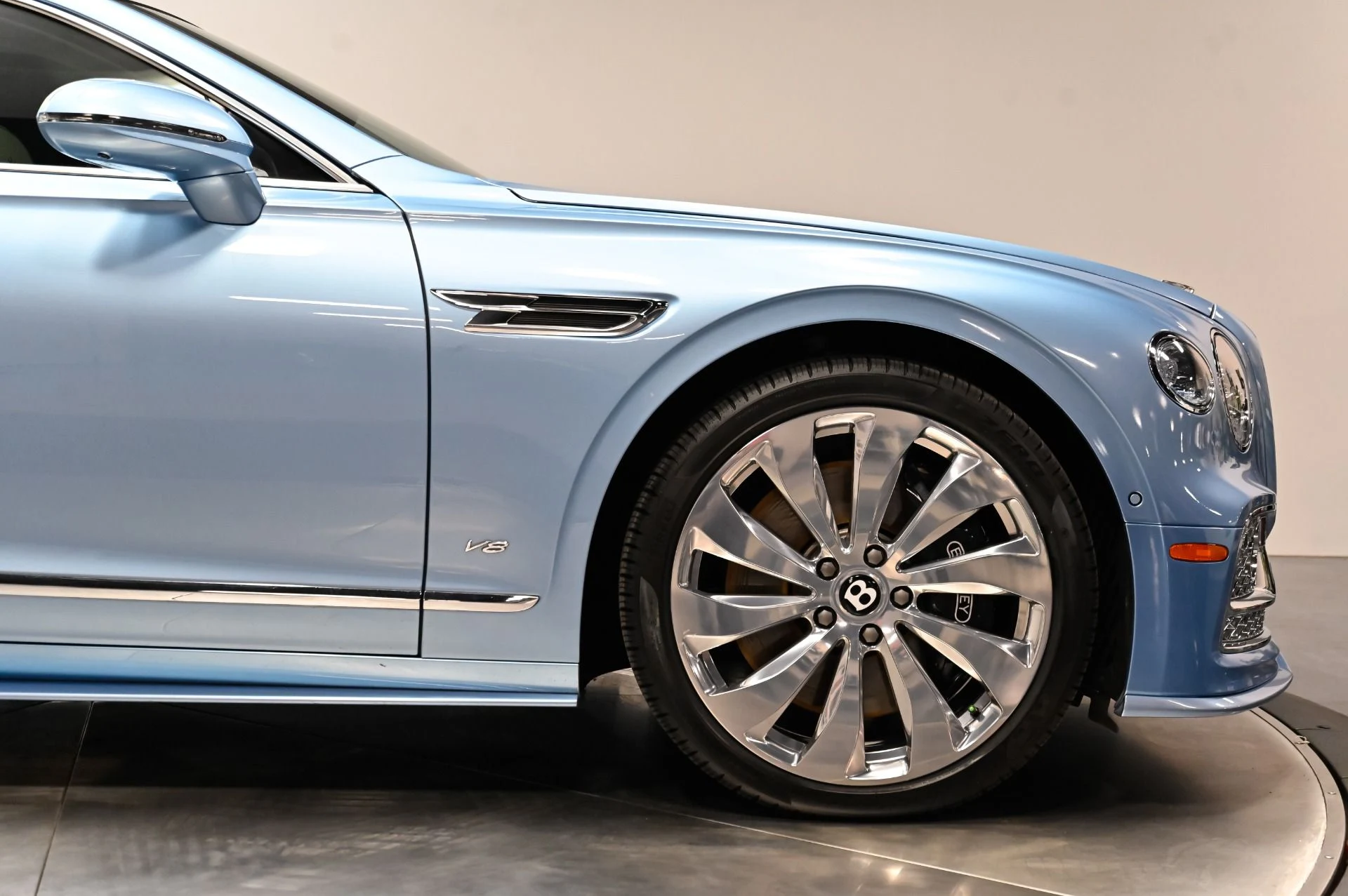 mph017_1899893254_Used_2022_Bentley_Flying_Spur_V8_1790876824_32967bceab