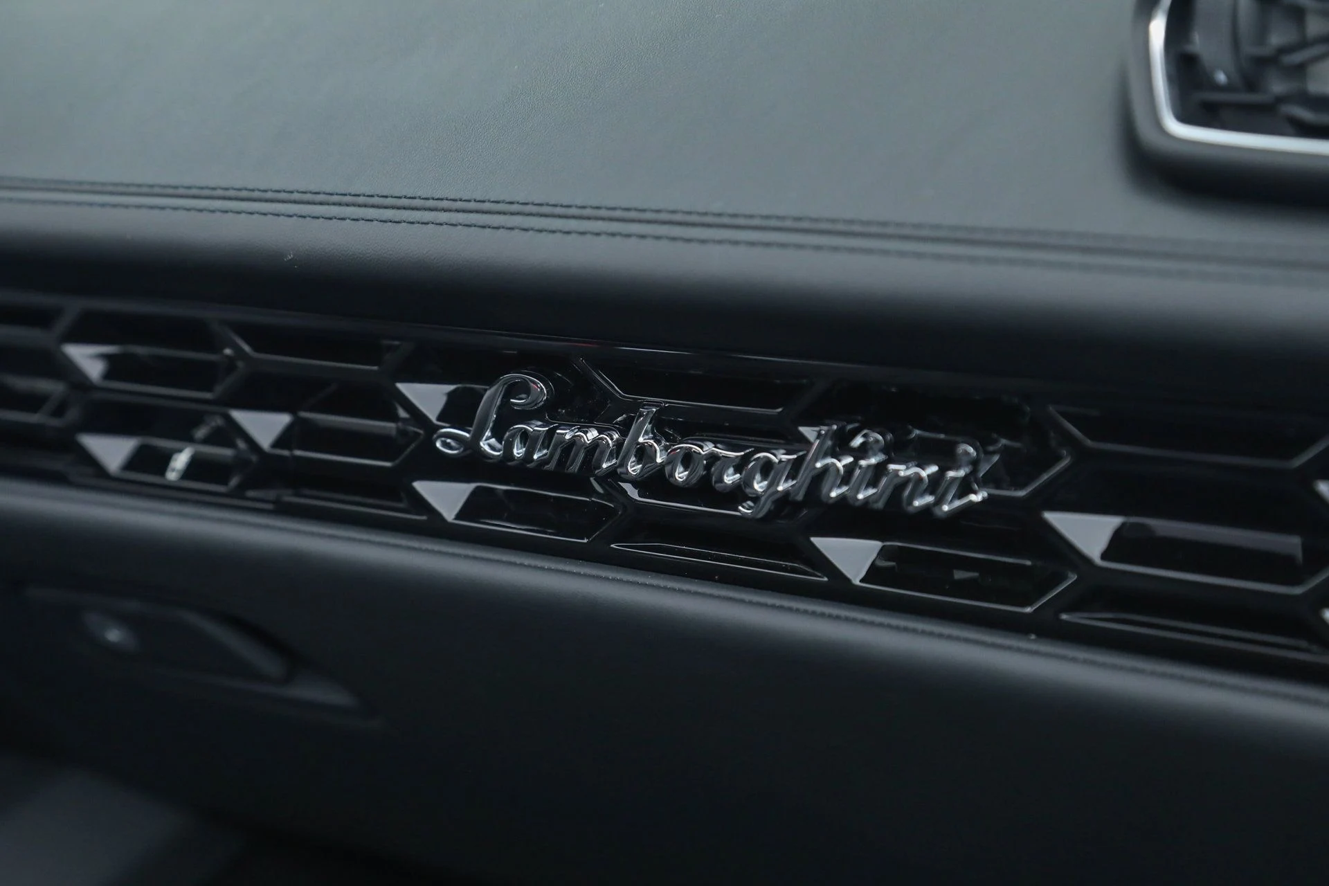 mph017_1909537455_92e23caec3444a2cbdf9a26ea2006fa3_27debfb2c9