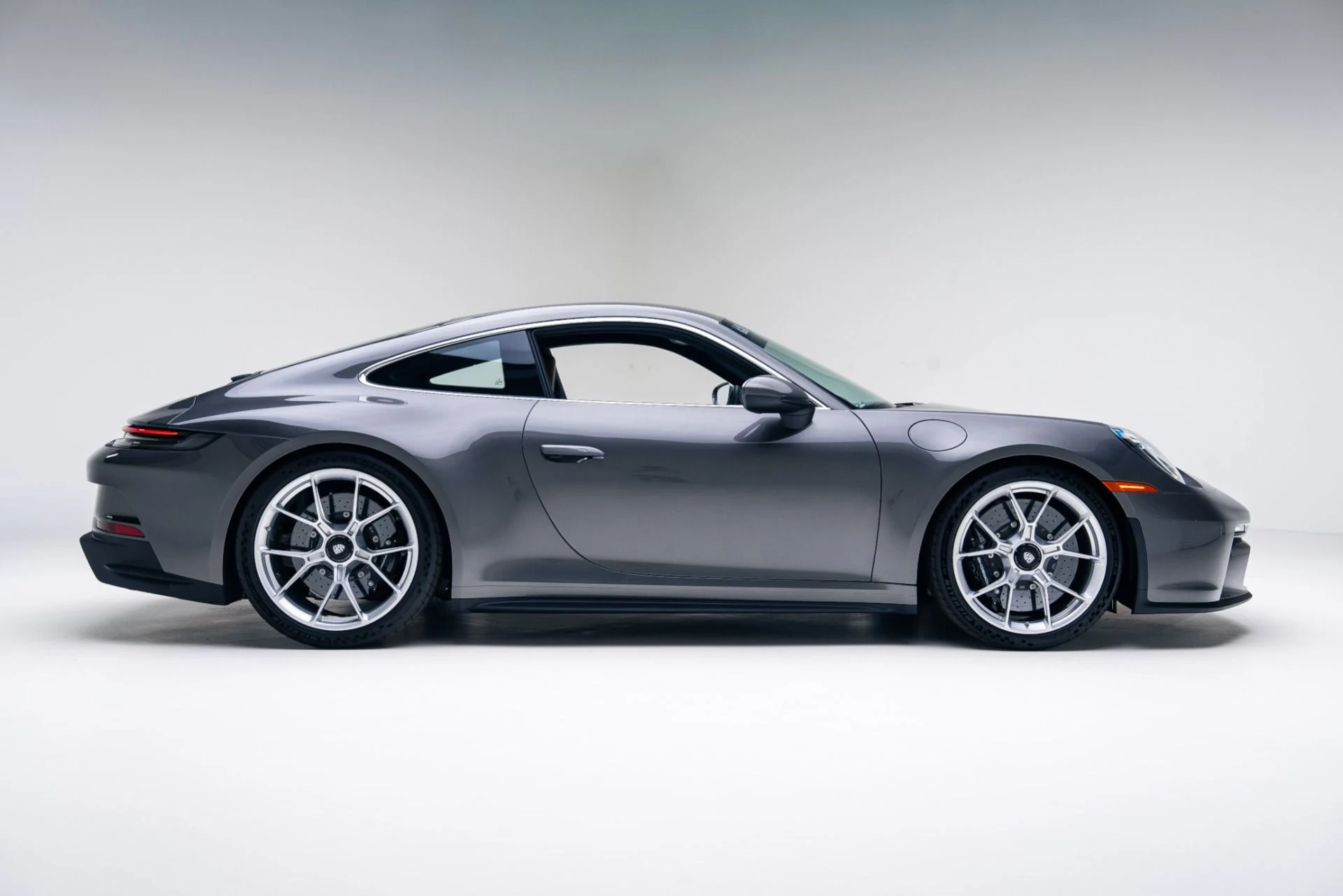 mph017_1910216195_Used_2024_Porsche_911_GT_3_1764979904_c84f35aae2