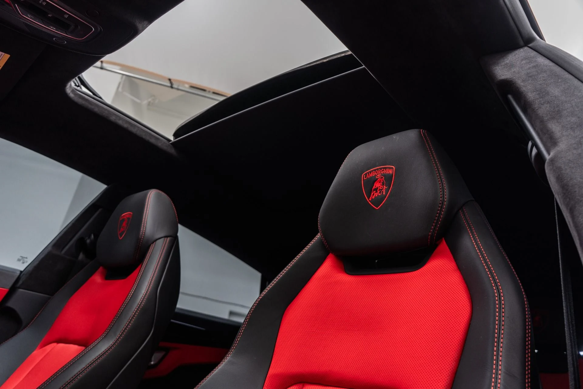 mph017_1918383393_Used_2021_Lamborghini_Urus_Bang_and_Olufsen_Audio_Two_Tone_Interior_641_Horsepower_1773860440_192d9ac374