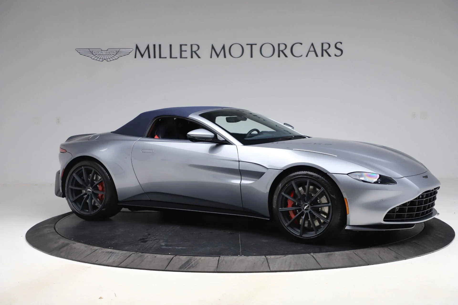 mph017_1921205535_Used_2021_Aston_Martin_Vantage_Roadster_1610739854_da8ce0e703